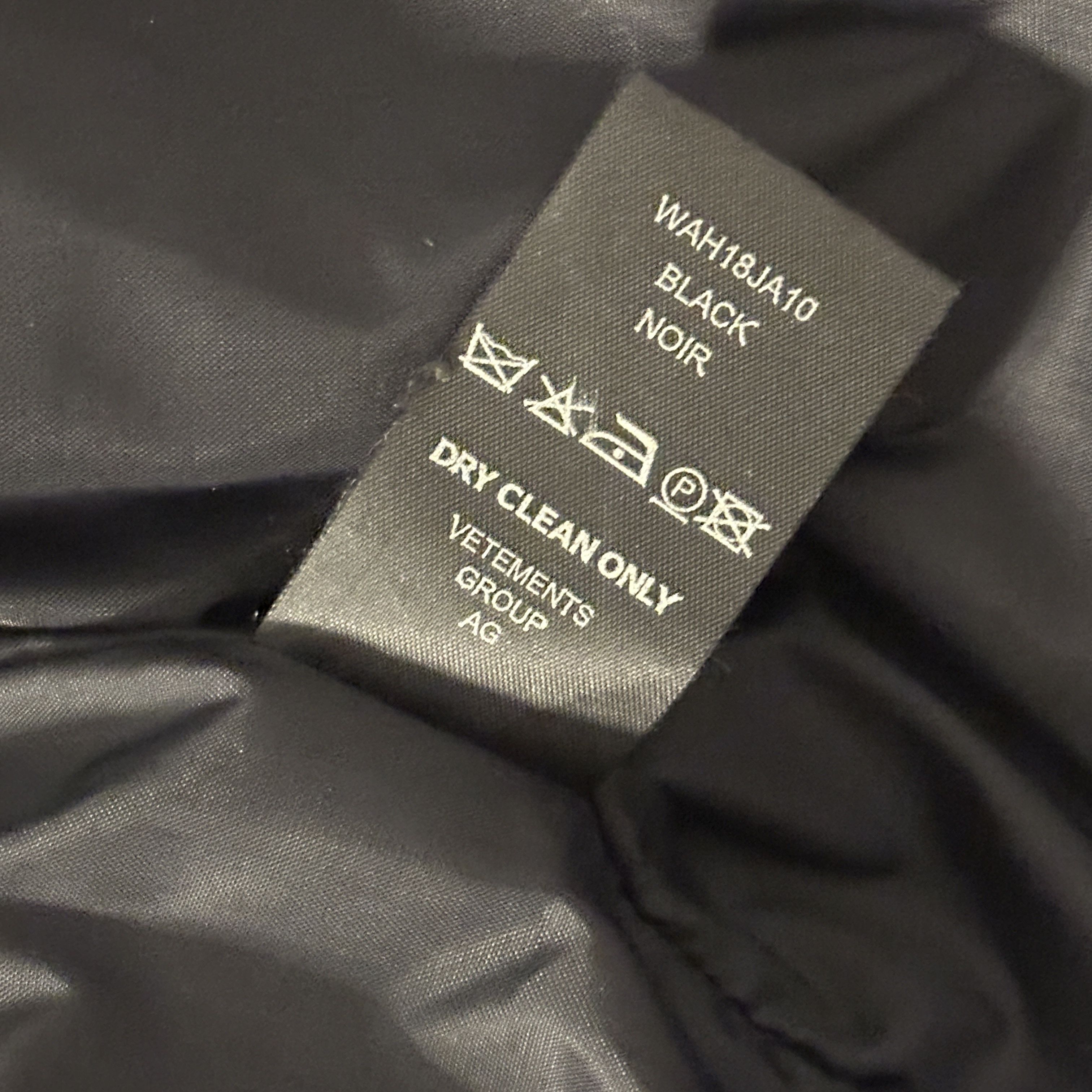 Vetements Vetements FW17 Genetically Modified Puffer Size US XS / EU 42 / 0 - 3 Thumbnail
