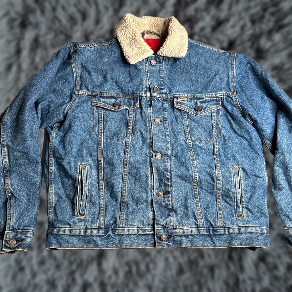 Levi's Levi’s Strauss Signature Sherpa Lined Denim Trucker Jacket Men’s L Blue Jean Red Size US 33 - 1 Thumbnail