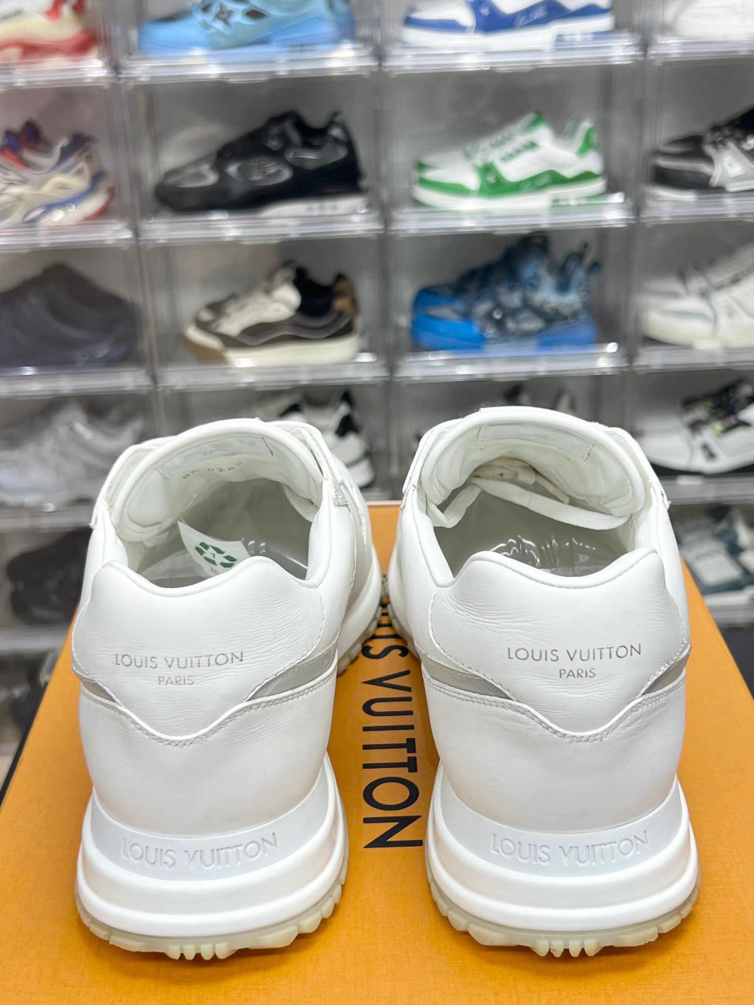 Louis Vuitton Louis Vuitton RUN AWAY Sneaker Grey White K15 Size US 9 / EU 42 - 7 Thumbnail