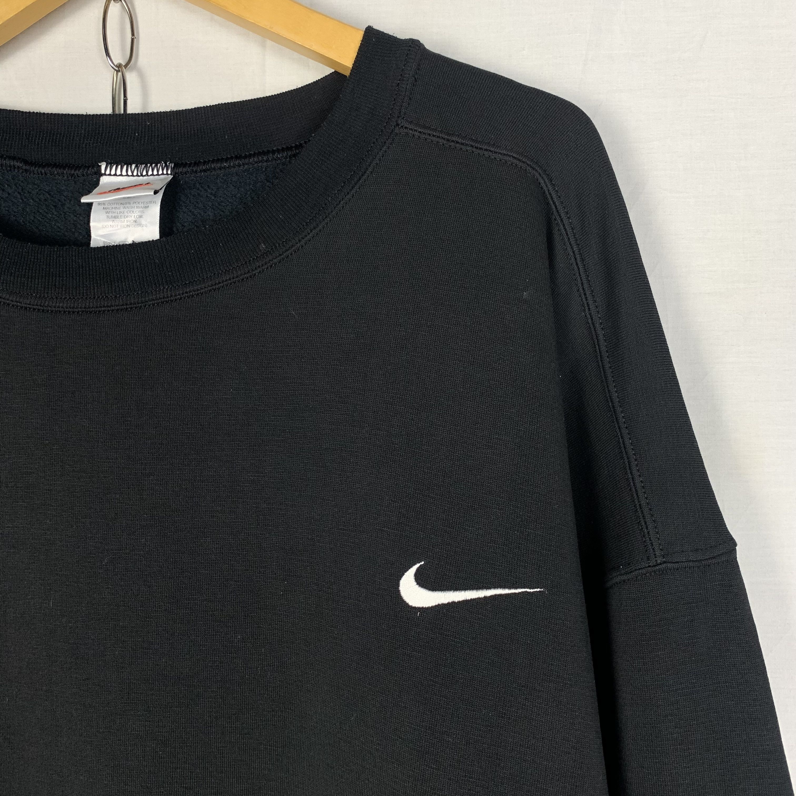 Nike Vintage Nike Swoosh Sweatshirt Crewneck Size US L / EU 52-54 / 3 - 2 Thumbnail