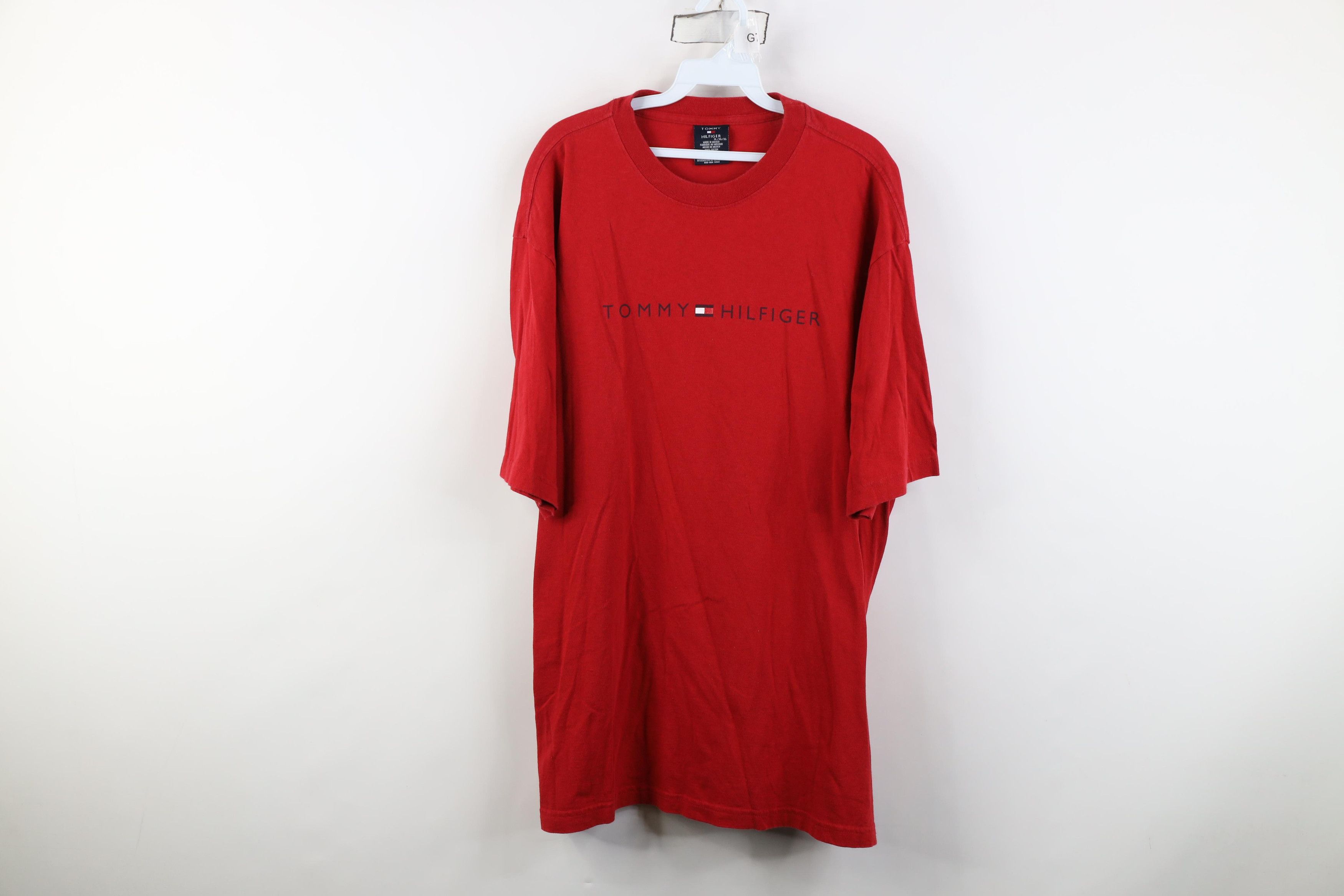 Tommy Hilfiger Vintage 90s Tommy Hilfiger Center Logo T-Shirt Red Cotton Size US XL / EU 56 / 4 - 1 Thumbnail