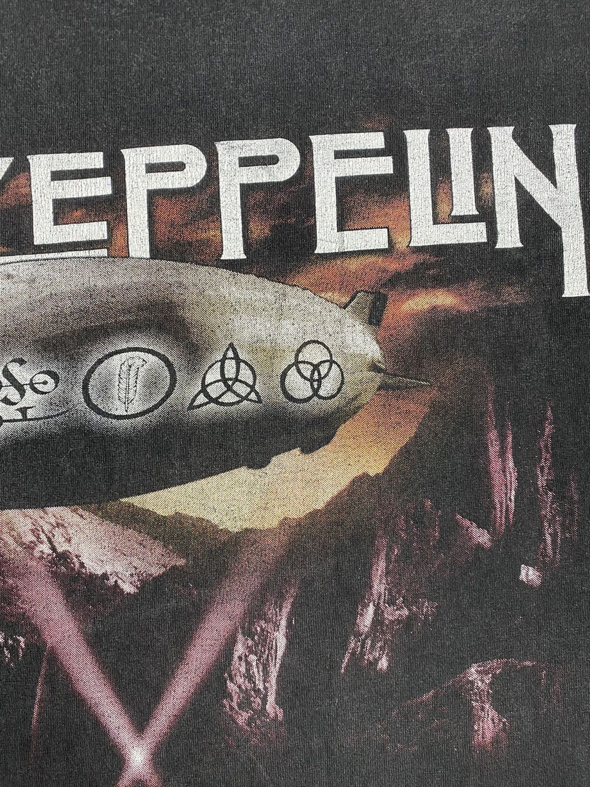 Vintage Vintage 90s Led Zeppelin Zoso Winterland Tee Size US L / EU 52-54 / 3 - 8 Thumbnail