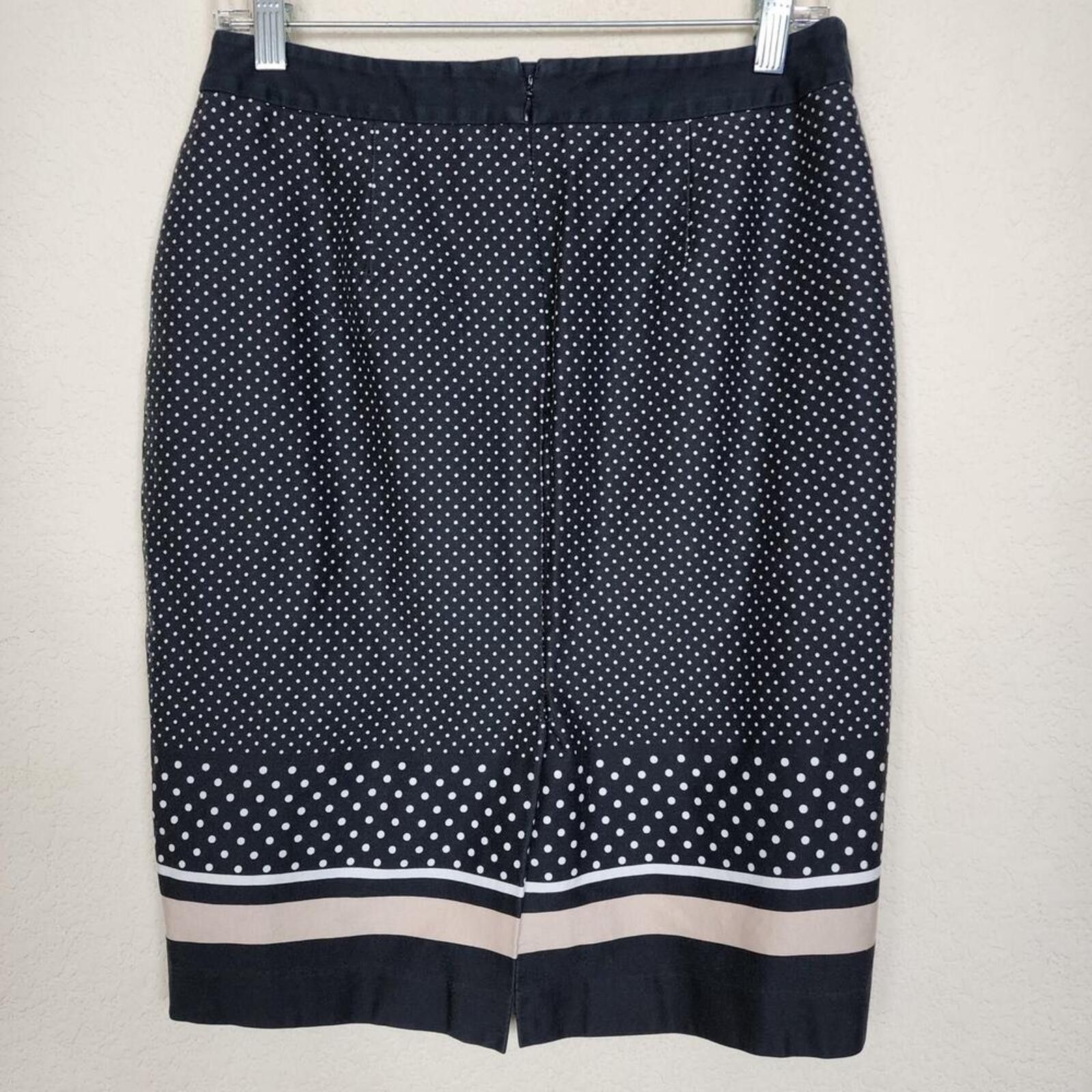 Ann Taylor Ann Taylor Size 8 Black Dotted Skirt Size 30" / US 8 / IT 44 - 2 Thumbnail