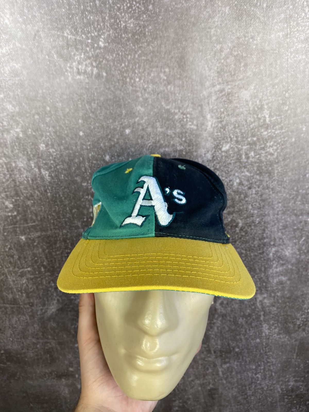 New Era VINTAGE OAKLAND ATHLETICS Fitted Cap Hat Size ONE SIZE - 1 Thumbnail