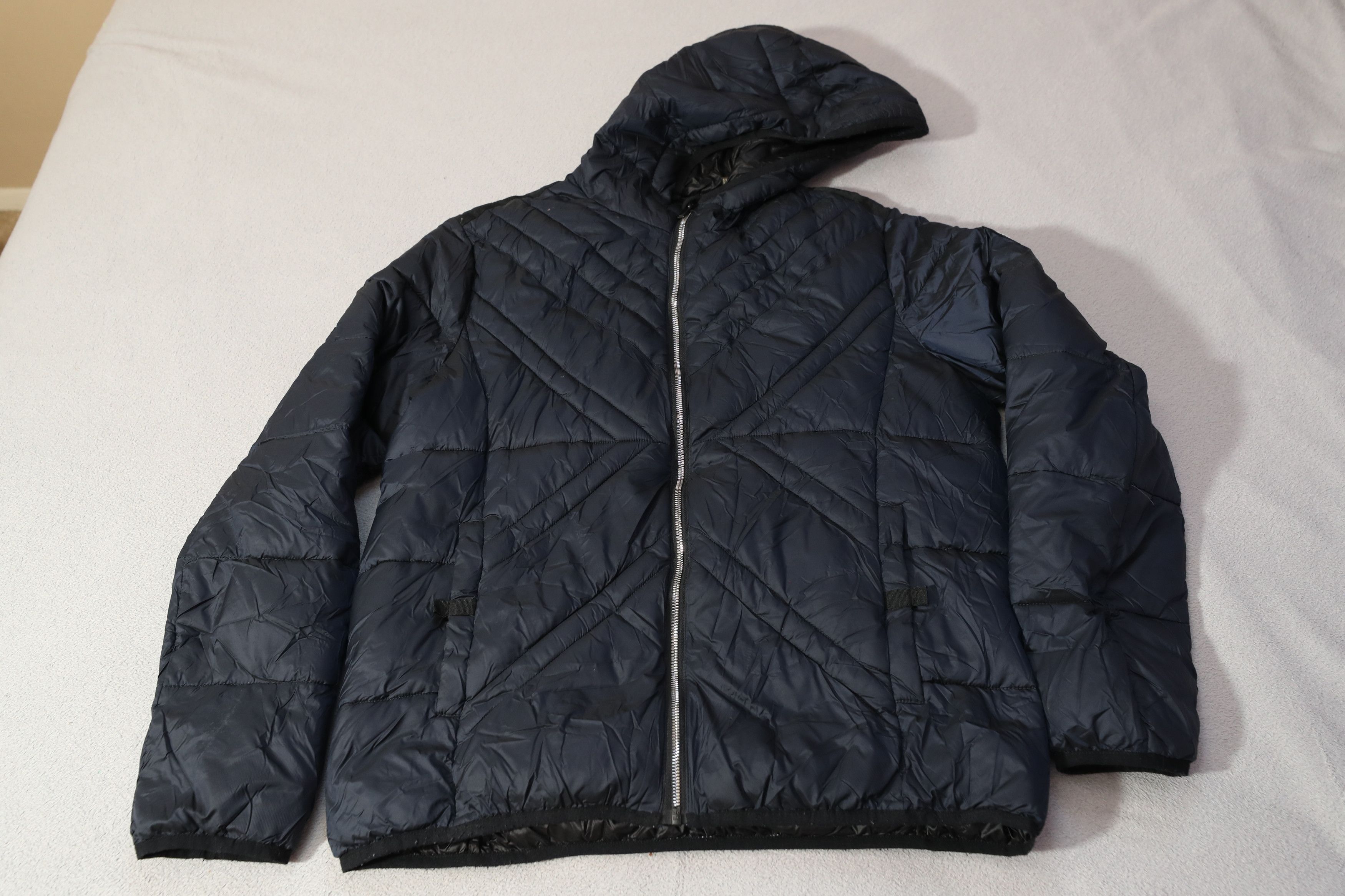 Karl Lagerfeld Karl Lagerfeld X-quilted Puffer Jacket In Navy (L) Size US L / EU 52-54 / 3 - 3 Thumbnail