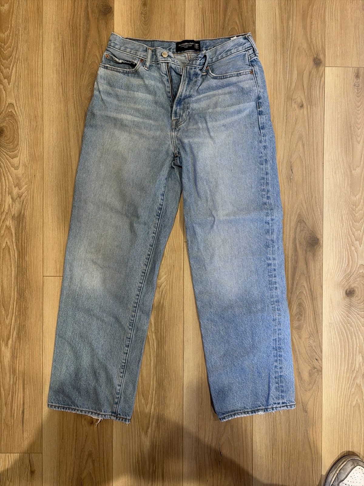 Abercrombie & Fitch Abercrombie Baggy 30 x 32 Light blue jeans Size US 30 / EU 46 - 2 Thumbnail