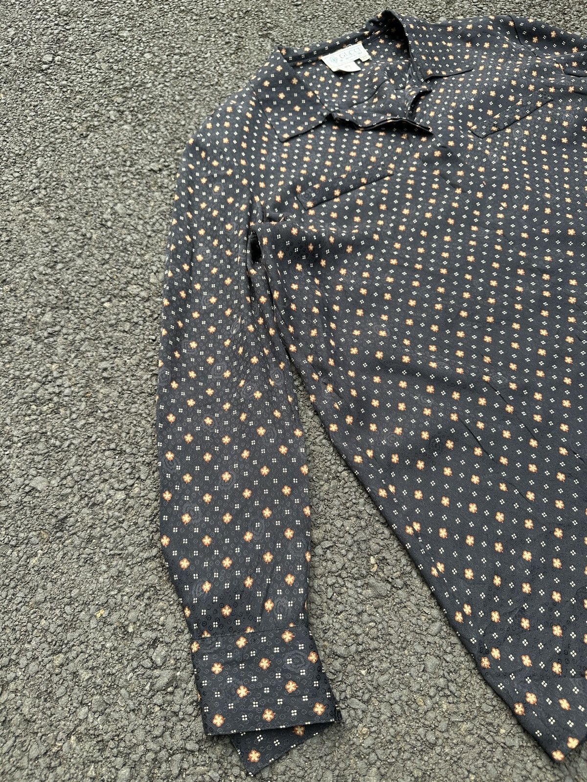 Gucci VINTAGE 80s GUCCI TOP SILK MONOGRAM SHIRT Size L / US 10 / IT 46 - 3 Thumbnail