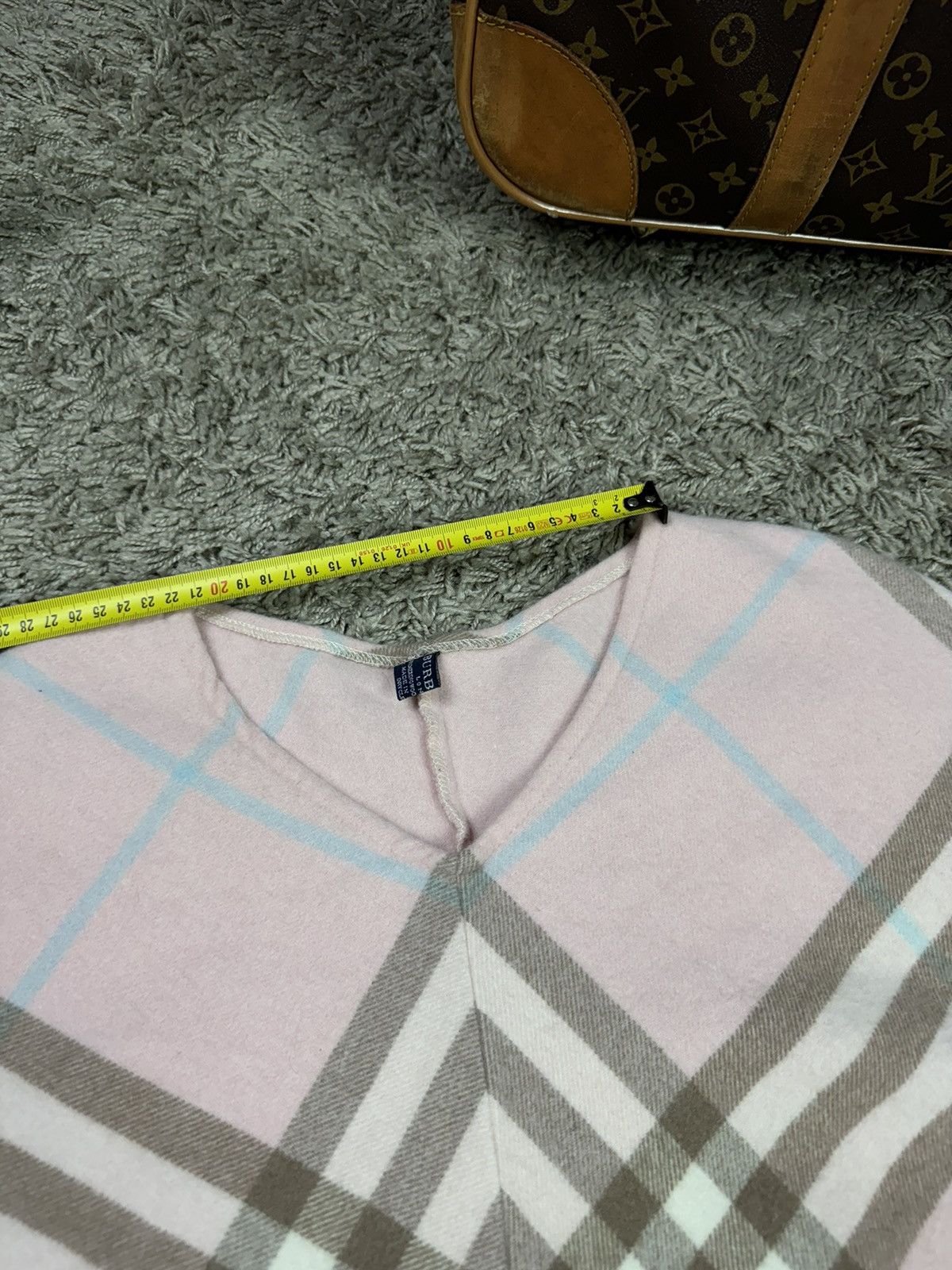 Burberry × Vintage Wool pink poncho Burberry 90s original rare luxury item Size ONE SIZE - 7 Thumbnail