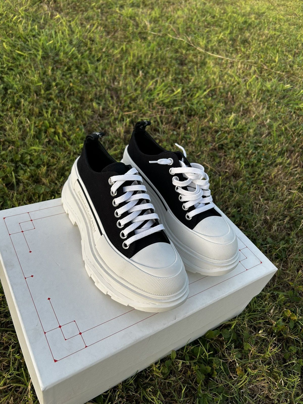 Alexander McQueen Alexander Mcqueen treadslick sneaker Size US 8.5 / IT 38.5 - 3 Thumbnail