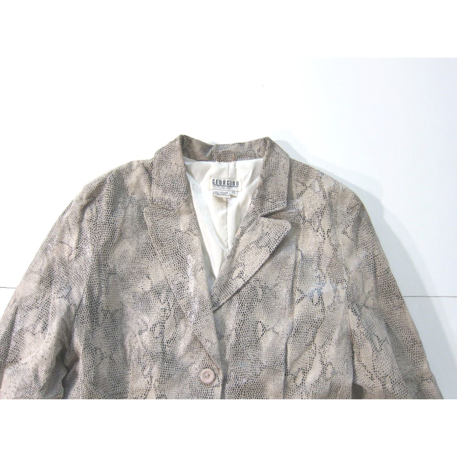 Vintage Georgiou Studio Blazer Women 12/L Grey Snake Print 100% Leather Pocket Jacket Vintage Blazer (Georgiou Studio) Size XL / US 12-14 / IT 48-50 - 5 Thumbnail