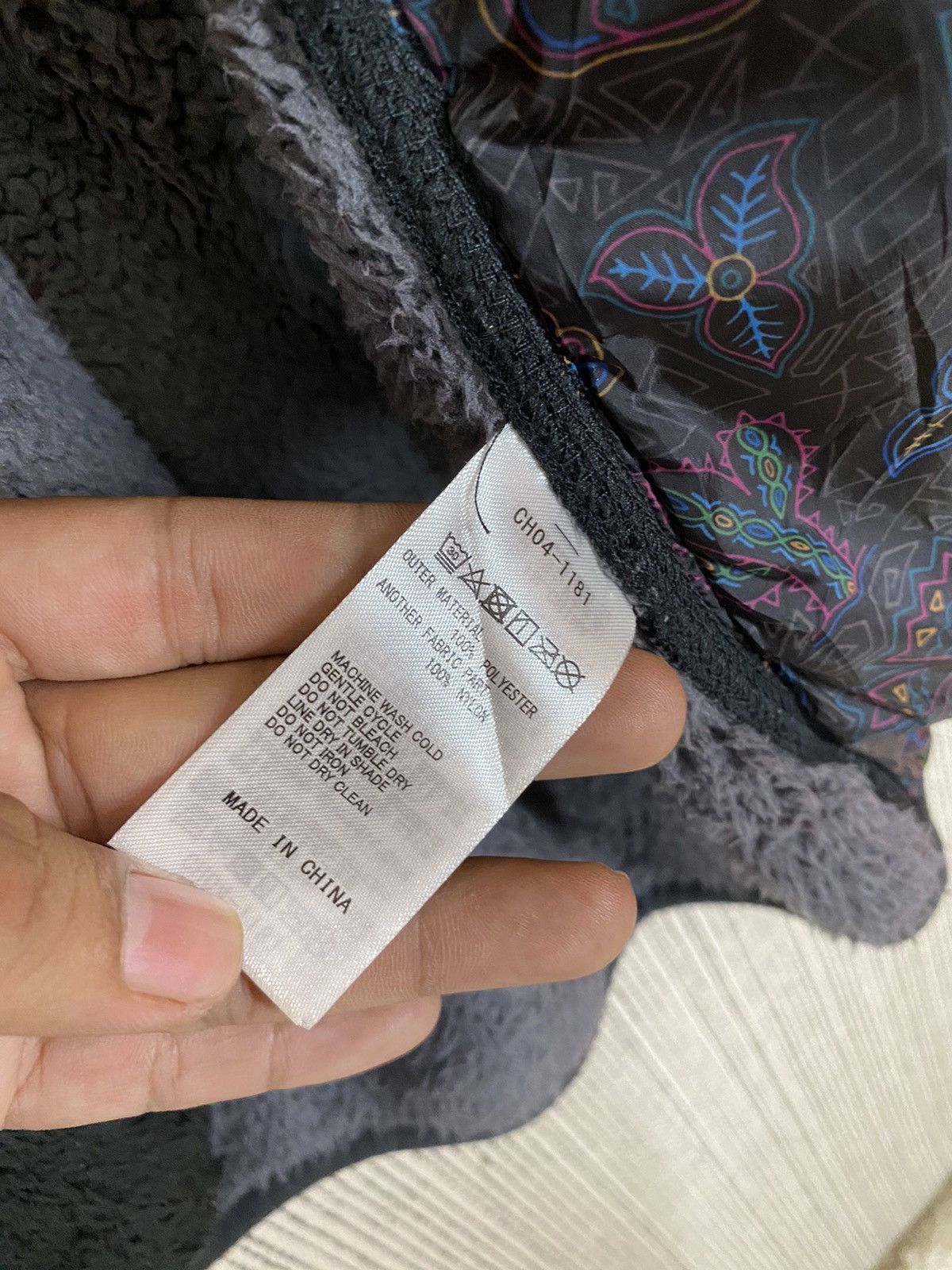 Japanese Brand 🔥outdoor brand chums fleece jacket nice design Size US M / EU 48-50 / 2 - 7 Thumbnail