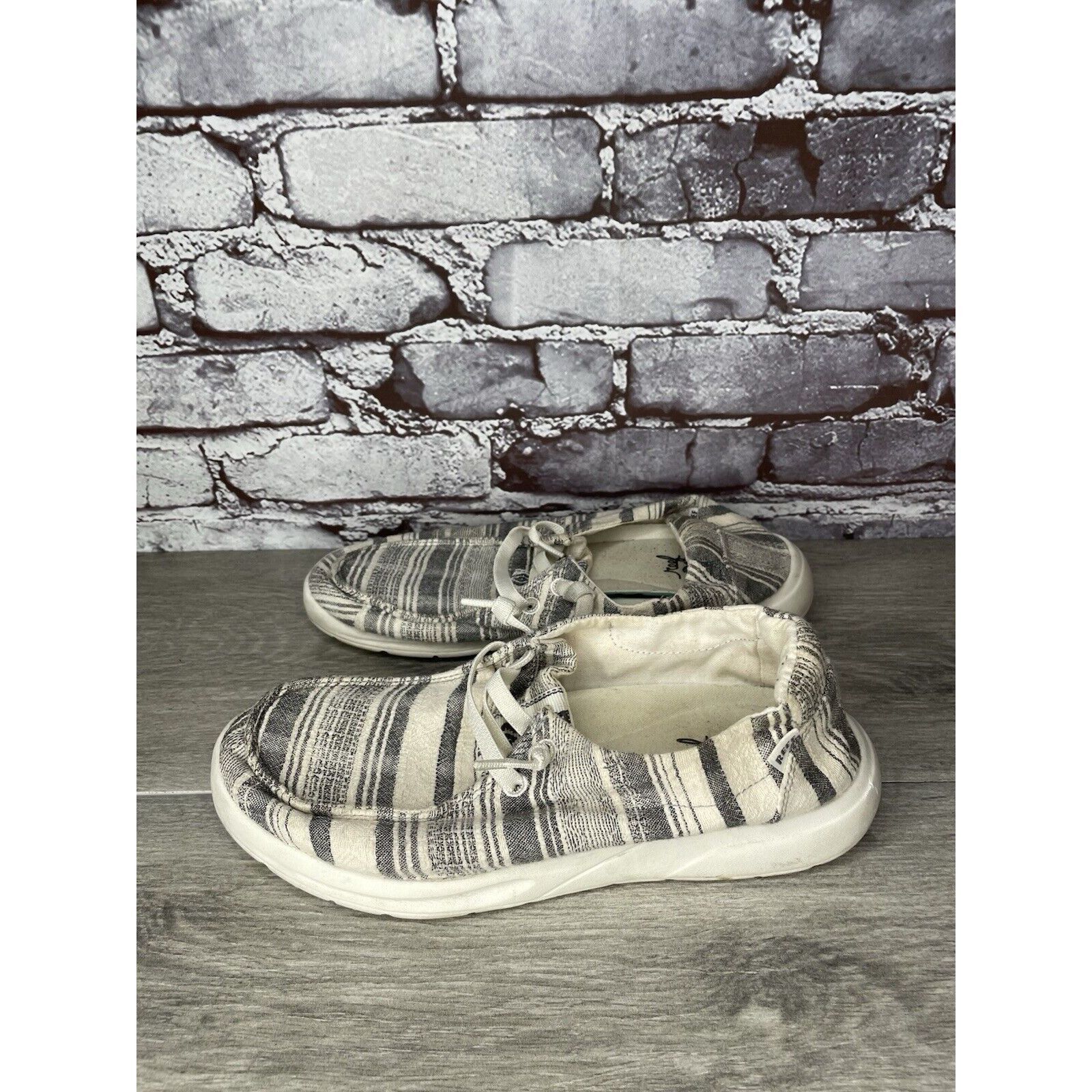 REEF Reef Cushion Coast Mid White Fabric Black Lace Up Sneakers W Size US 8.5 / IT 38.5 - 13 Thumbnail