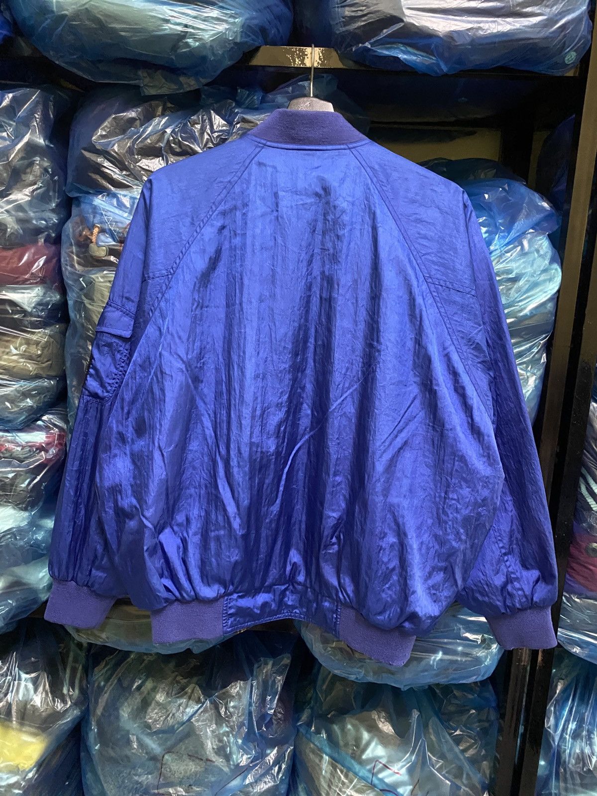 Vintage VINTAGE BLUE BOMBER JACKET Size US L / EU 52-54 / 3 - 5 Thumbnail