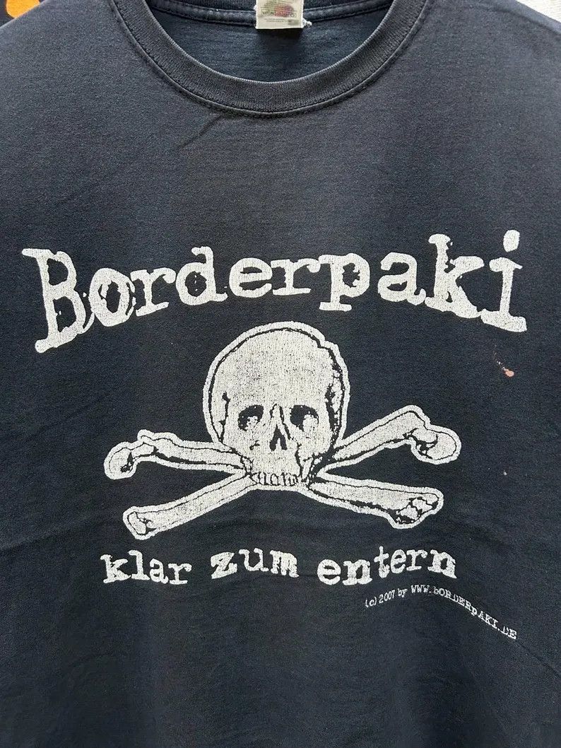 Vintage Vintage 2000s Borderpaki Punk Band tshirt size L Size US L / EU 52-54 / 3 - 4 Thumbnail