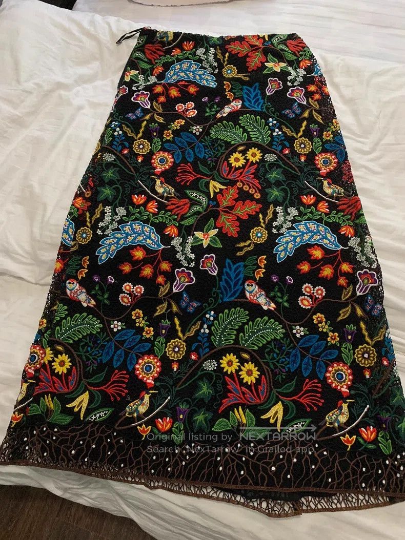 Valentino Valentino Tribal dance embroidered skirt Size 30" / US 8 / IT 44 - 1 Thumbnail
