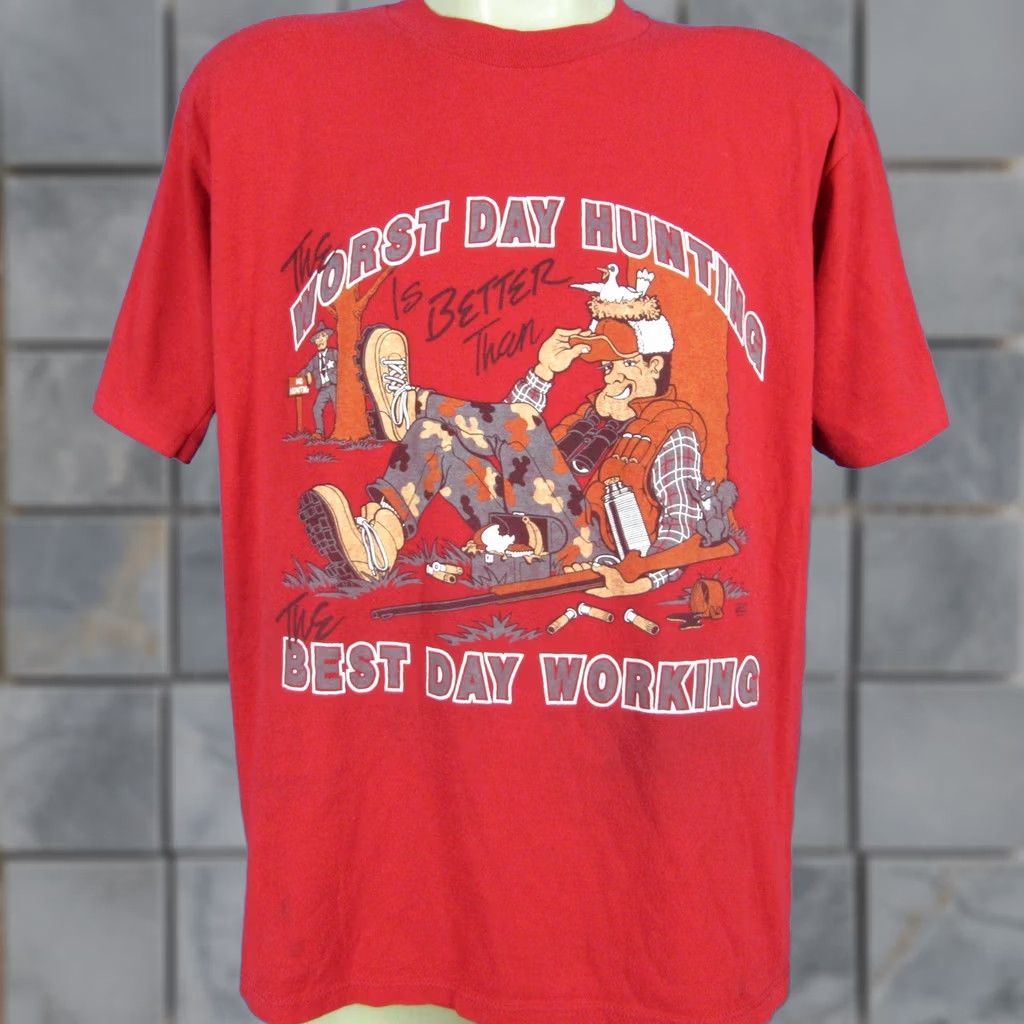 Vintage VINTAGE WORST DAY HUNTING BETTER THAN WORK CARTOON T-Shirt XL Red Men's 80s 90s Short Sleeve Crew Neck Deer Joke Thin Size US XL / EU 56 / 4 - 1 Thumbnail