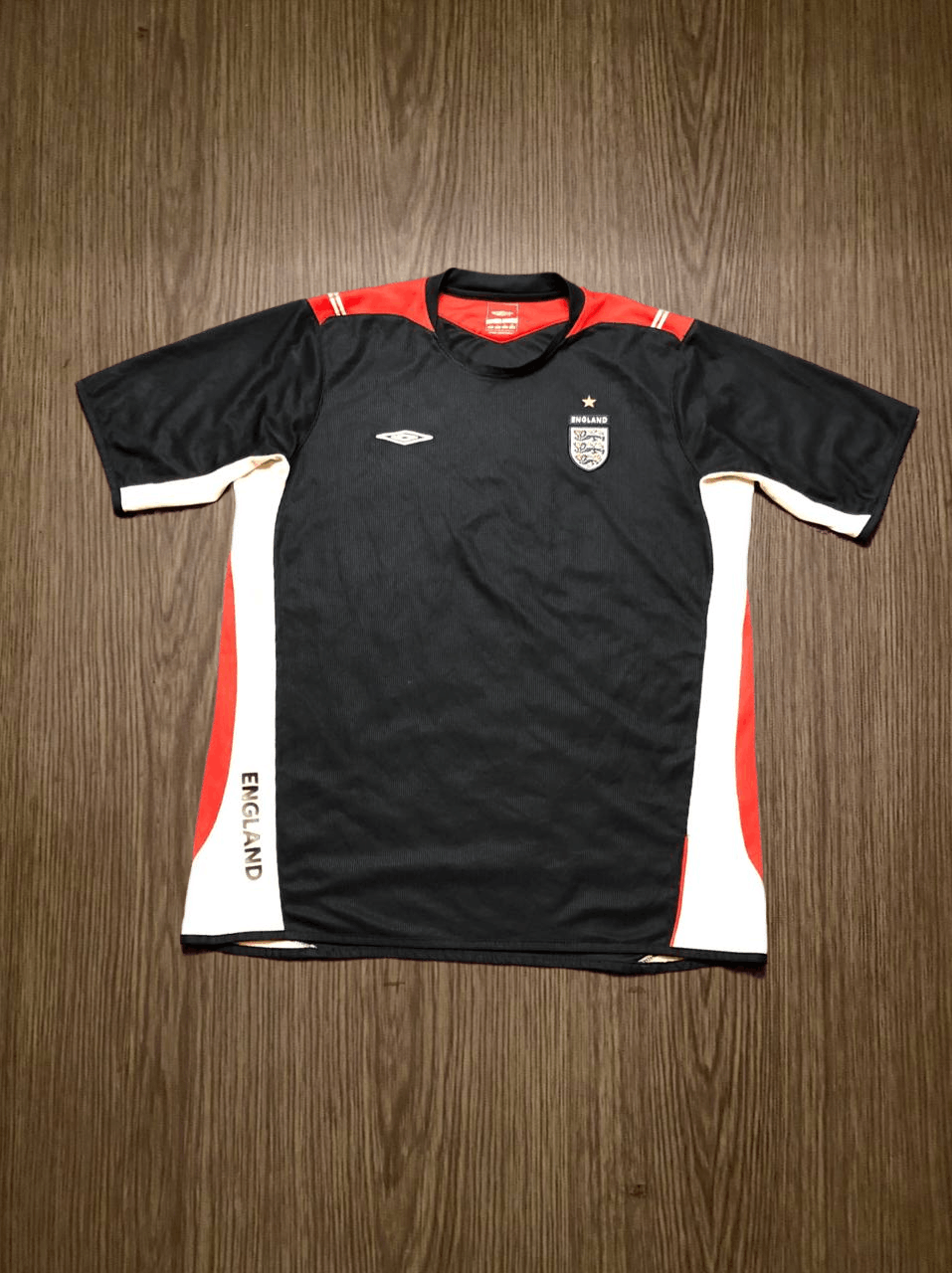 Umbro Vintage y2k Umbro t shirt Size US L / EU 52-54 / 3 - 1 Thumbnail