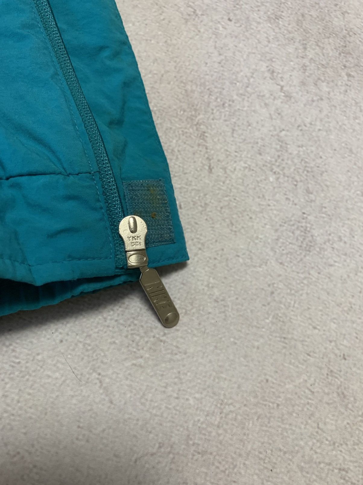 Vintage Vintage Nike Jacket Nylon Windbreaker Baggy Swoosh Y2K 90s Size US M / EU 48-50 / 2 - 13 Thumbnail