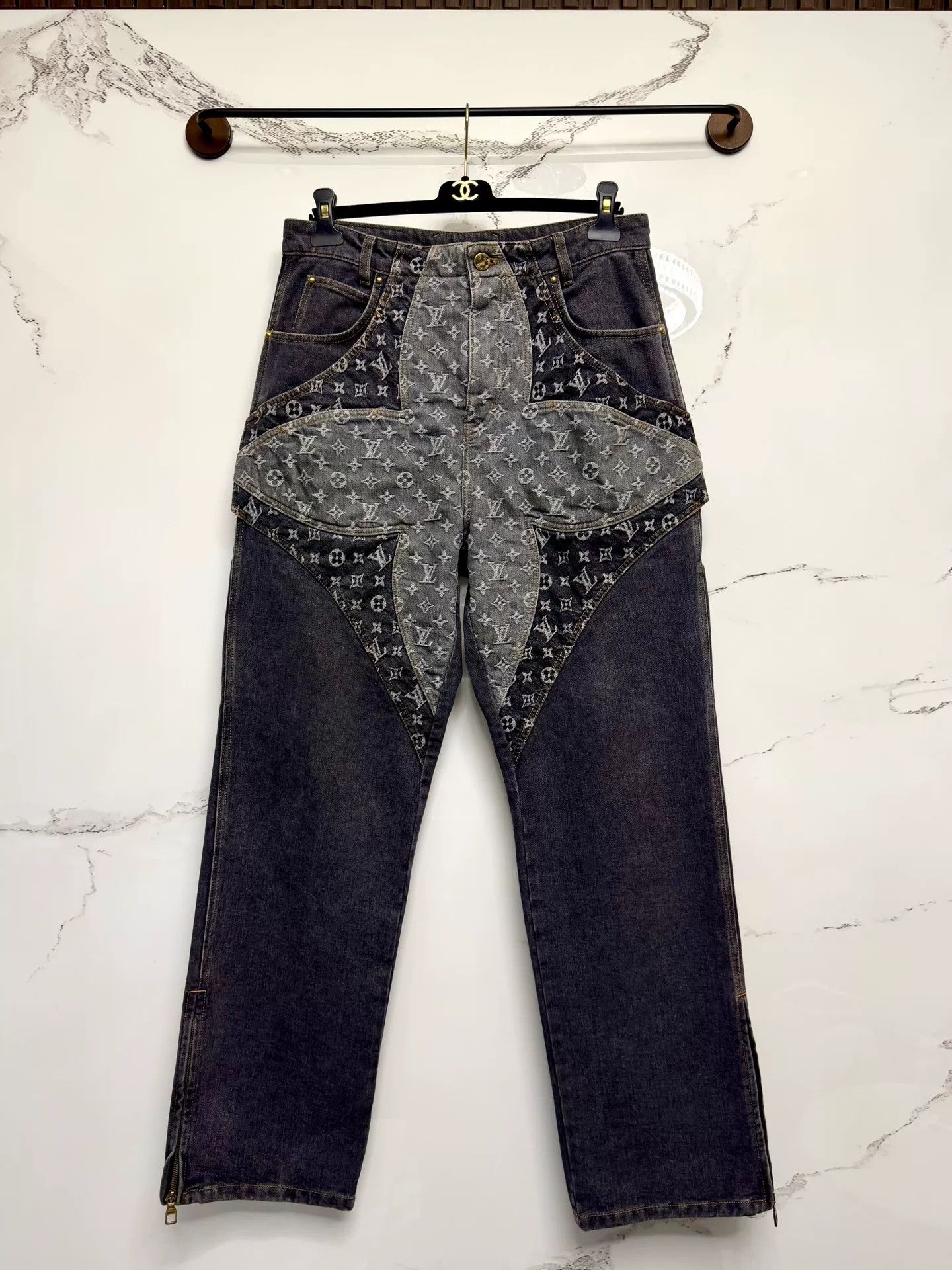 Louis Vuitton louis vuitton gray logo denim pants Size US 31 - 1 Thumbnail