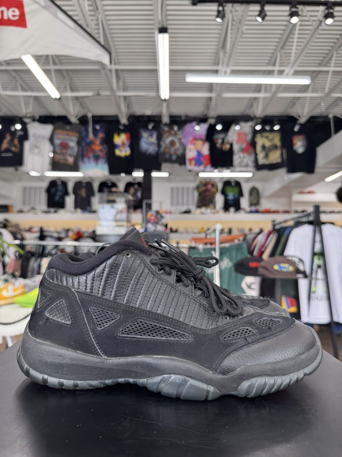 Jordan Brand Air Jordan 11 Retro Low IE Referee Size 9.5 (2015) Size US 9.5 / EU 42-43 - 6 Thumbnail