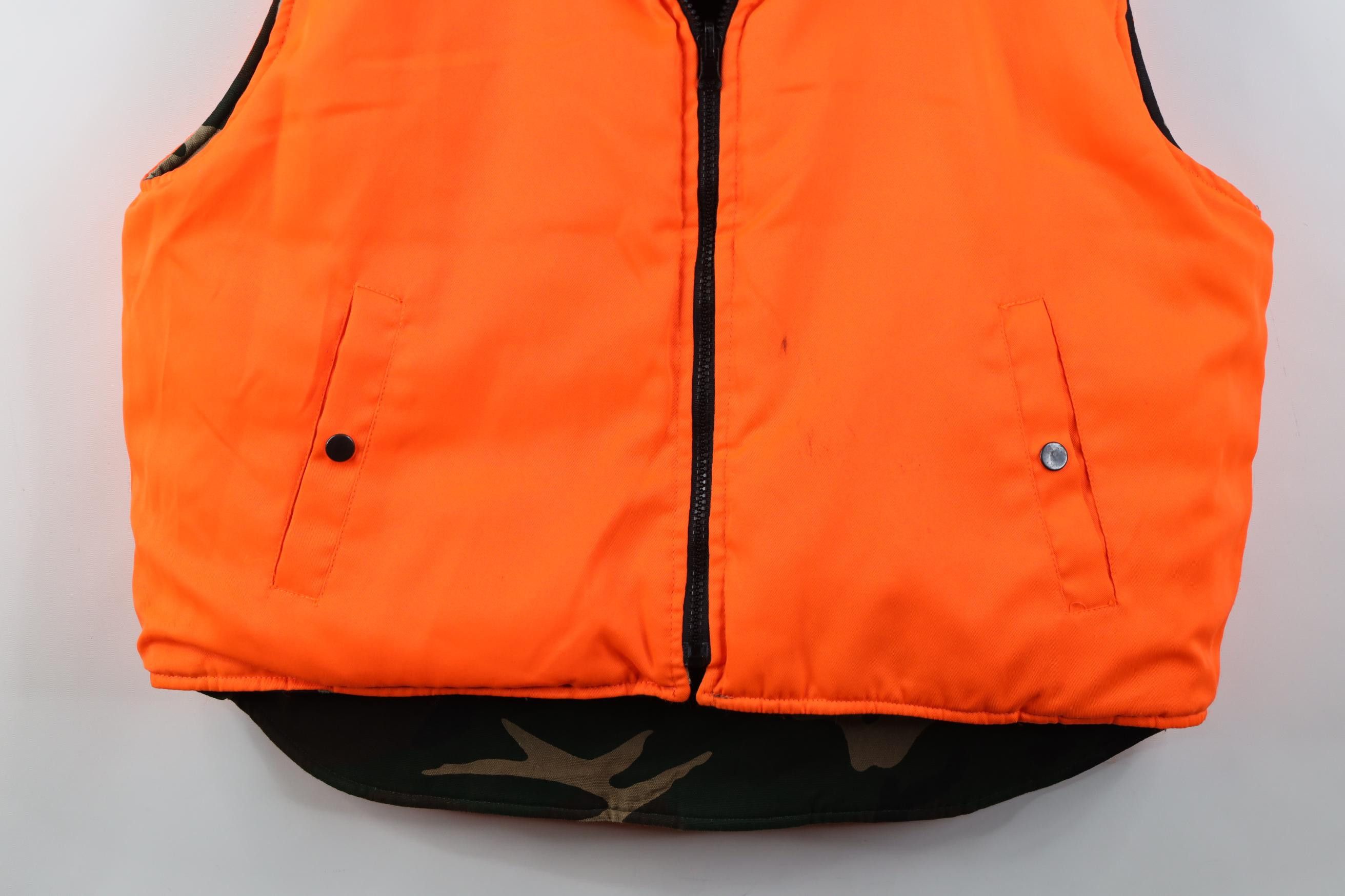 Vintage Vintage 90s Streetwear Reversible Boxy Puffer Vest Jacket Size US L / EU 52-54 / 3 - 15 Thumbnail