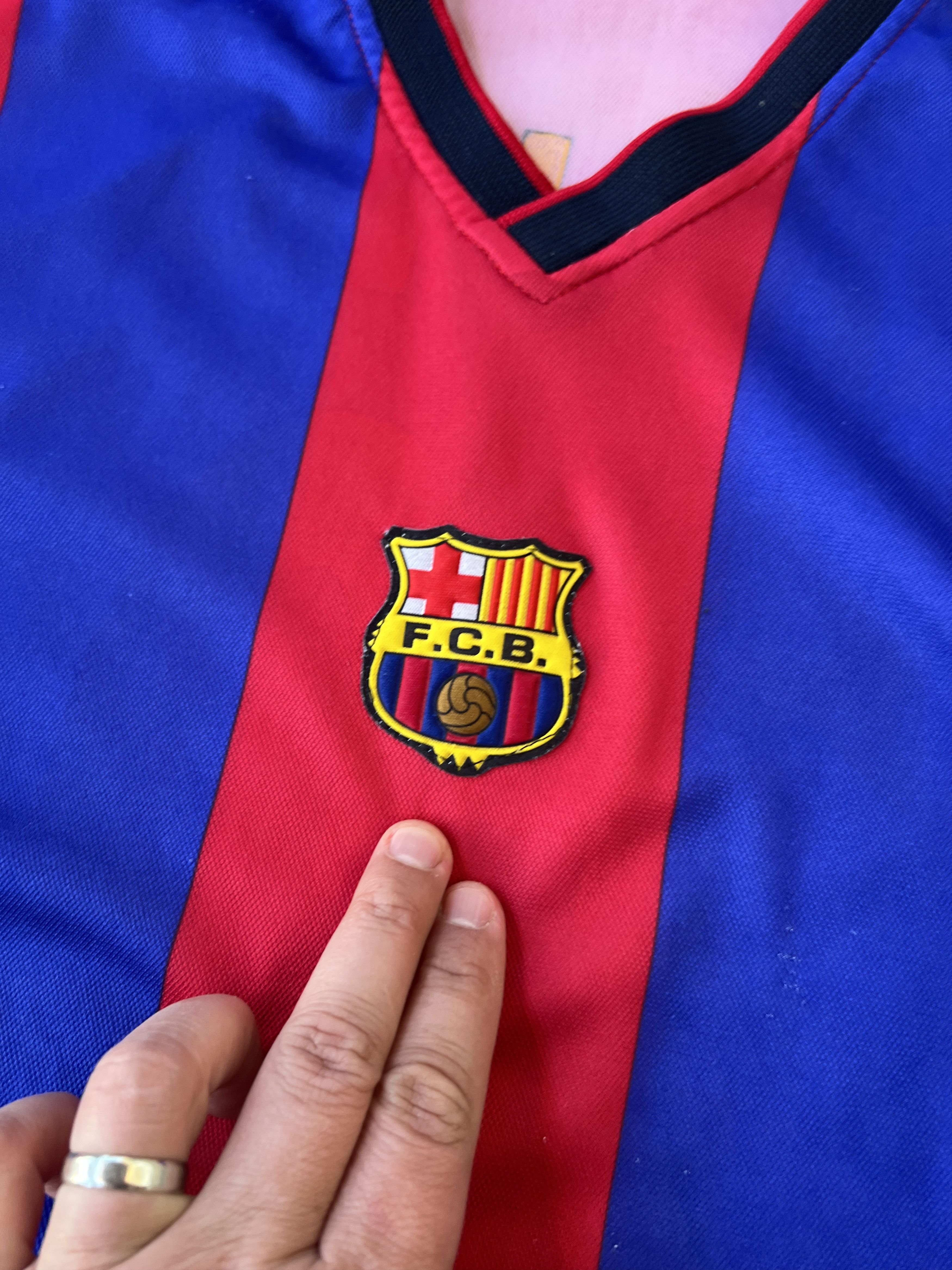 Vintage F.C. Barcelona Vintage Rivaldo 10 Jersey Size US S / EU 44-46 / 1 - 3 Thumbnail