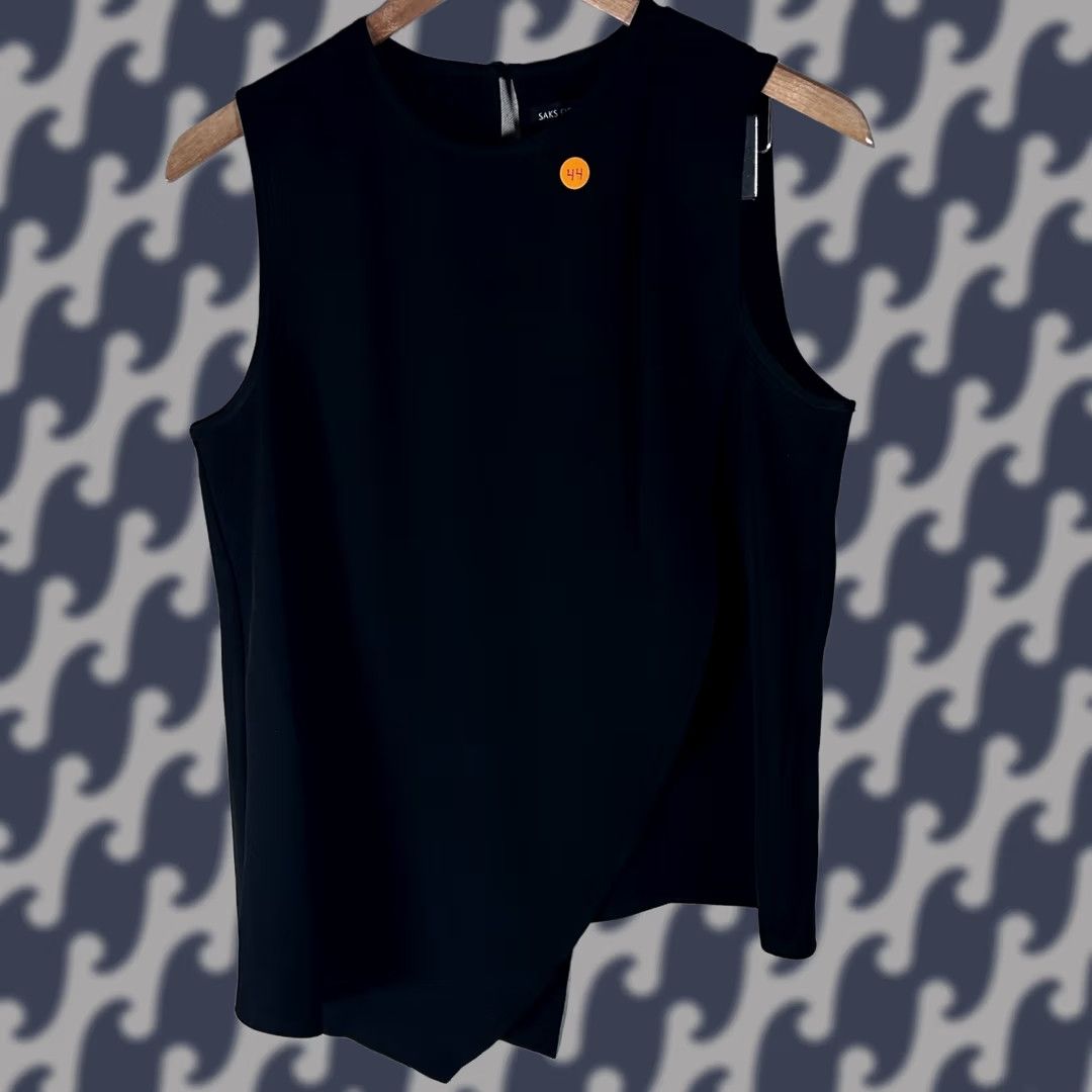 Saks Fifth Avenue Saks Fifth Avenue Blouse Medium Black Asymmetric Sleeveless Top M/M Size M / US 6-8 / IT 42-44 - 1 Thumbnail