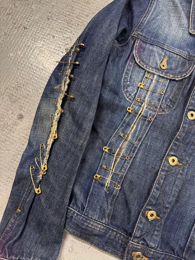 Dolce & Gabbana 2000s Dolce & Gabbana Blue Denim Golden Safety Pin Distressed Jacket Size XS / US 0-2 / IT 36-38 - 5 Thumbnail