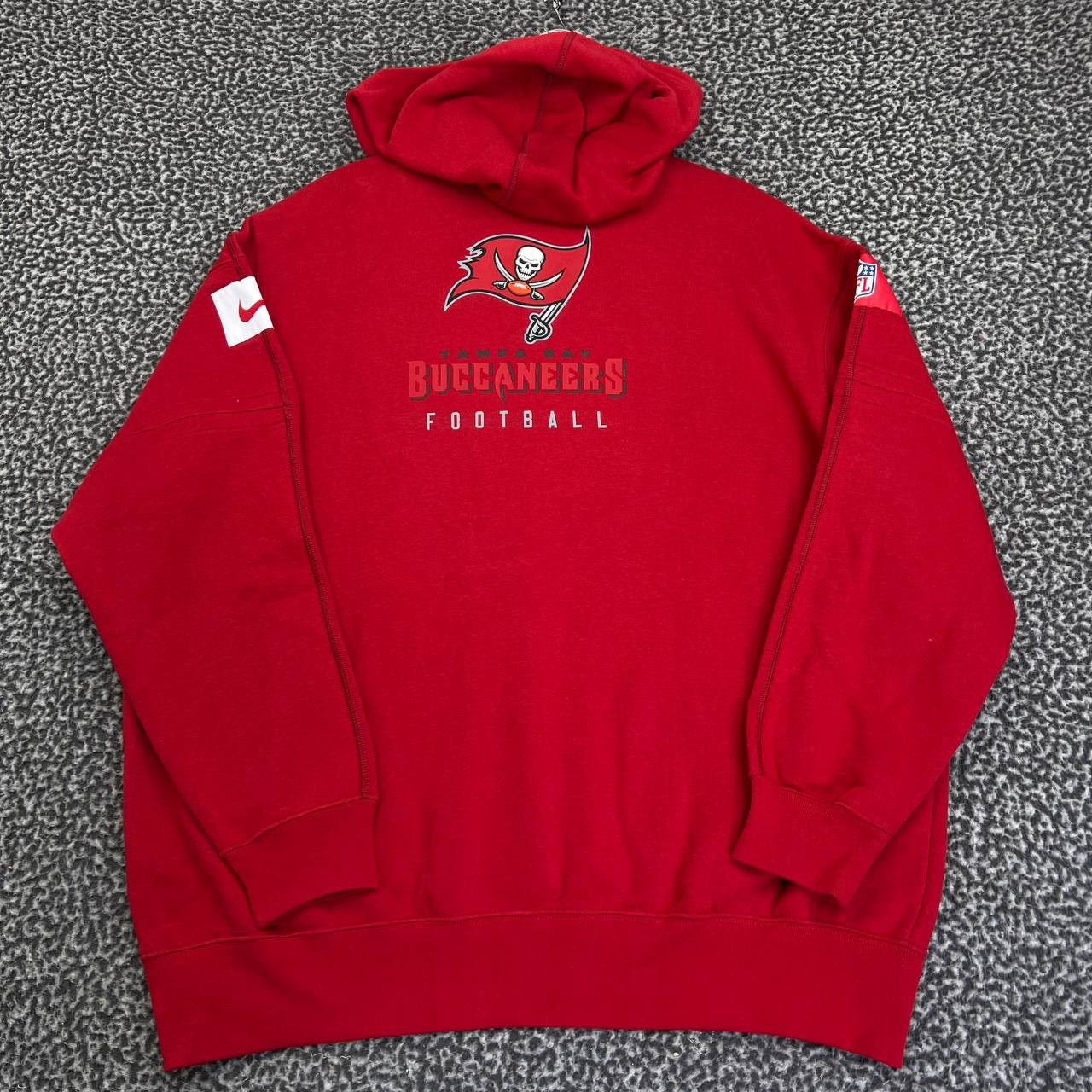 Nike Nike Hoodie Men Large Red Tampa Bay Buccaneers NFL New L Size US L / EU 52-54 / 3 - 7 Thumbnail