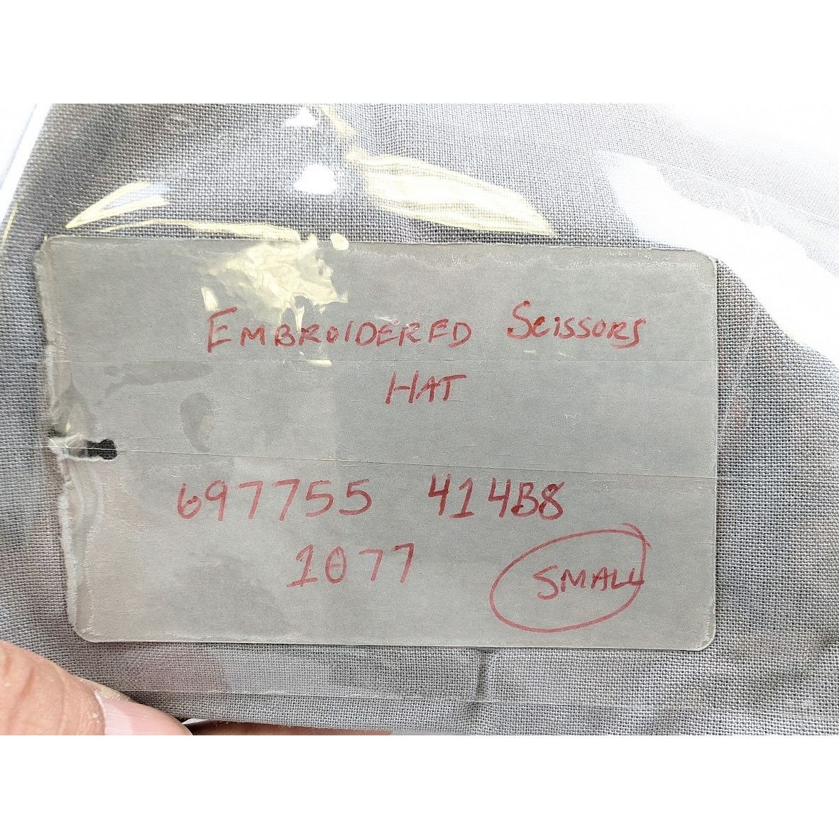 Balenciaga o1rshd1 Size: S / Embroidered Scissors Hat / Cap in Black Size ONE SIZE - 16 Thumbnail