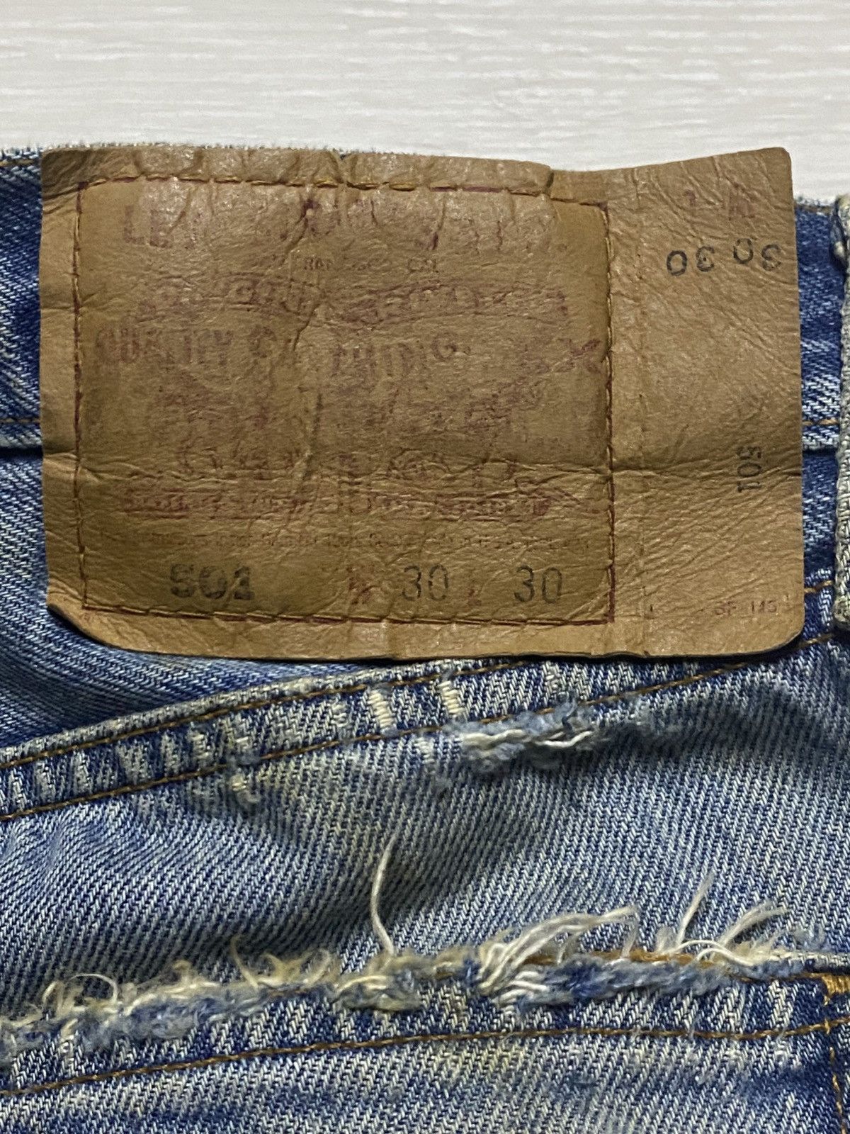 Levi's Vintage Clothing Vintage Levis 501 90s Grunge ButtonFly Distressed Jeans Size US 30 / EU 46 - 14 Thumbnail