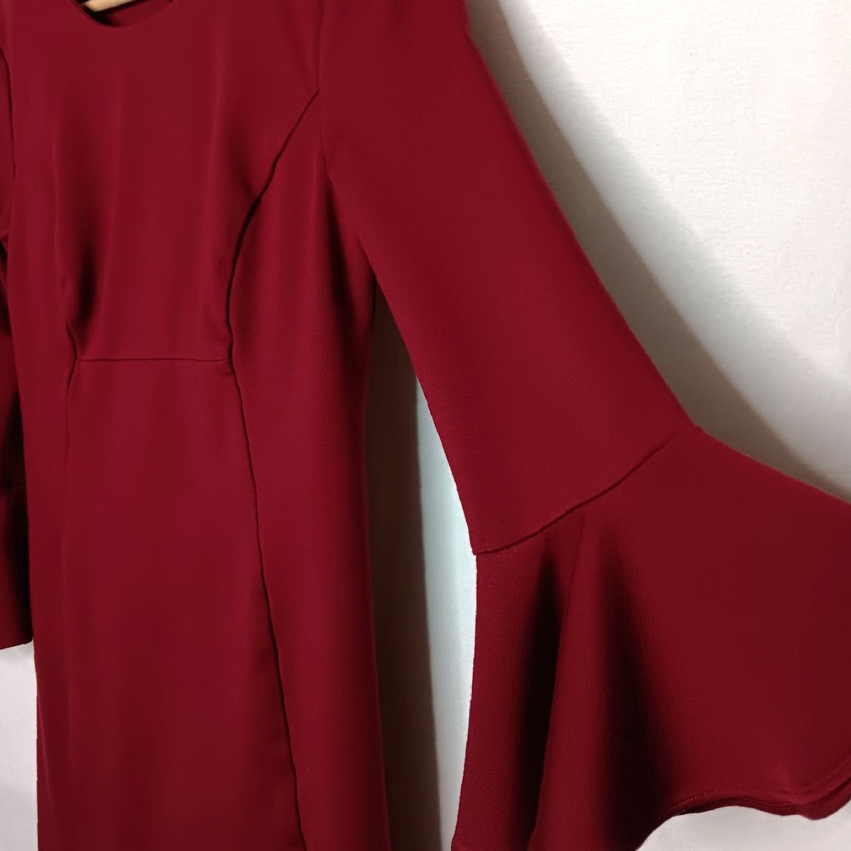 Trina Turk VINTAGE Trina Turk Dress Sheath Maroon Bell Sleeve Peplum Zipper Knee Length Women's Size 6, 33.5" Shoulder to Hem, Office/Party Event Size M / US 6-8 / IT 42-44 - 3 Thumbnail