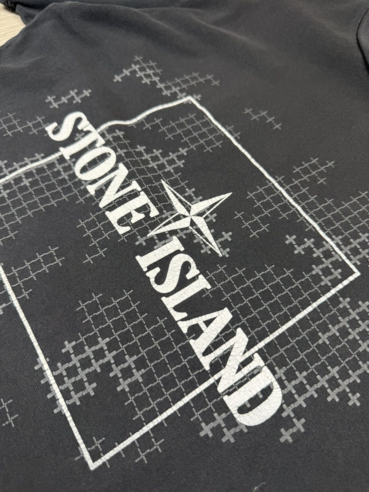 Stone Island Stone Island Geometric Logo Print Black Distressed T-Shirt Size US M / EU 48-50 / 2 - 4 Thumbnail
