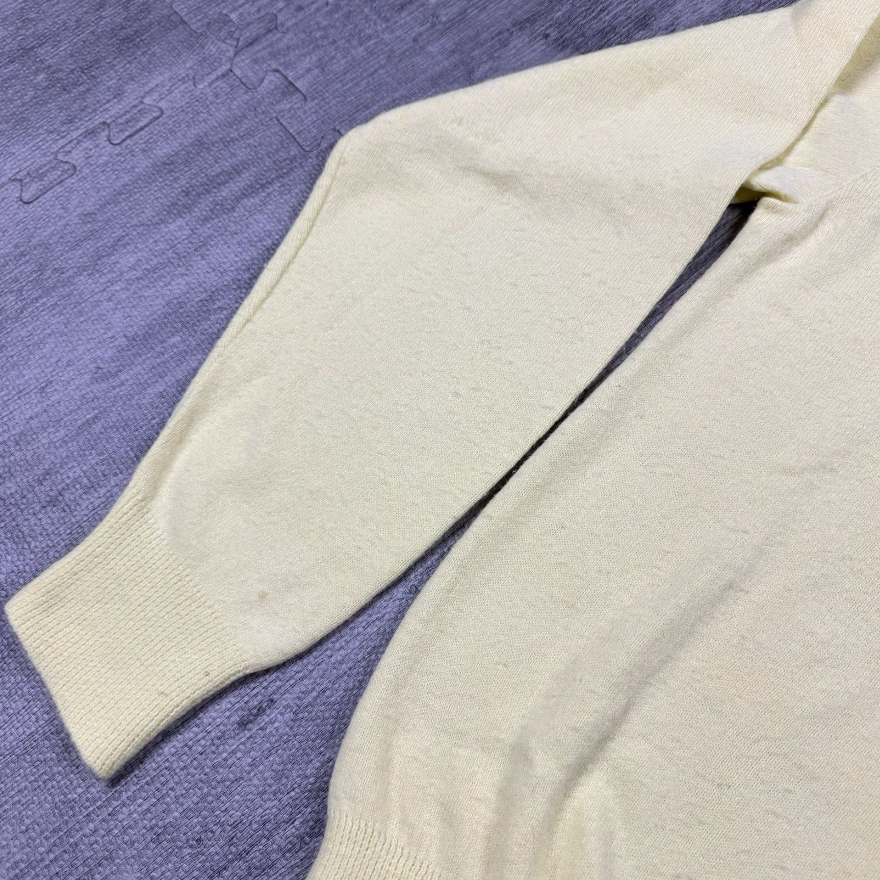 Jantzen VINTAGE JANTZEN 90s V-NECK PULLOVER SWEATER MENS BUTTER YELLOW SIZE LARGE Size US L / EU 52-54 / 3 - 5 Thumbnail