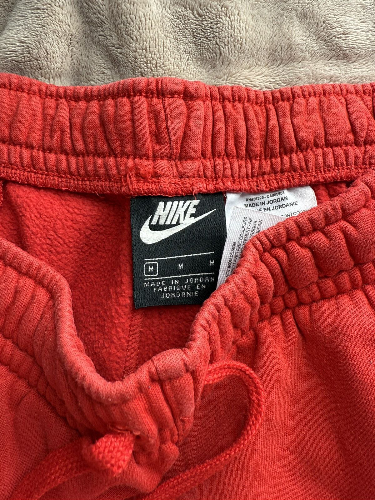 Nike Red Nike Shorts Size US 30 / EU 46 - 3 Thumbnail