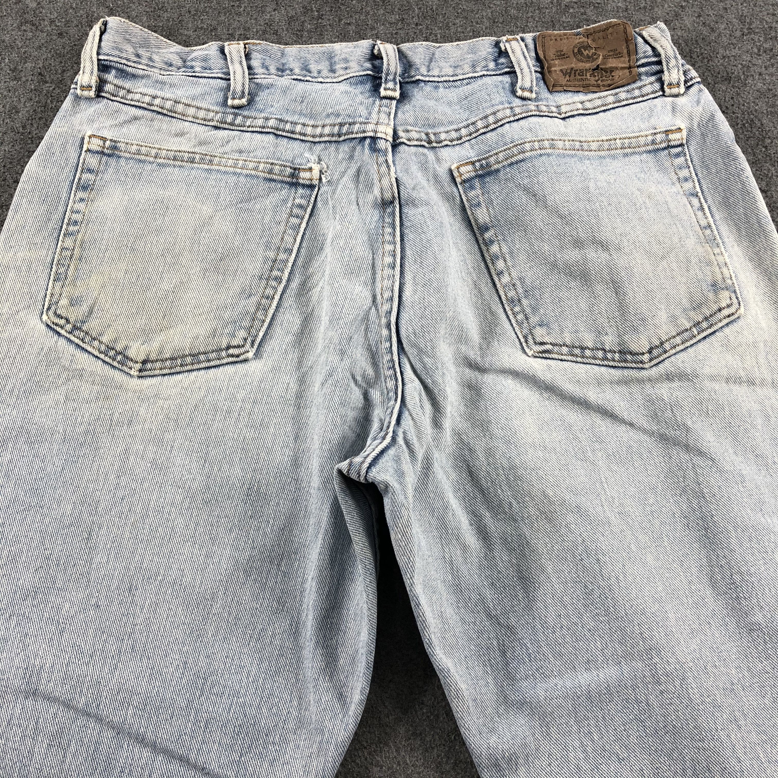 Vintage Vintage Light Wash Wrangler Jeans-J2400 Size US 35 - 4 Thumbnail