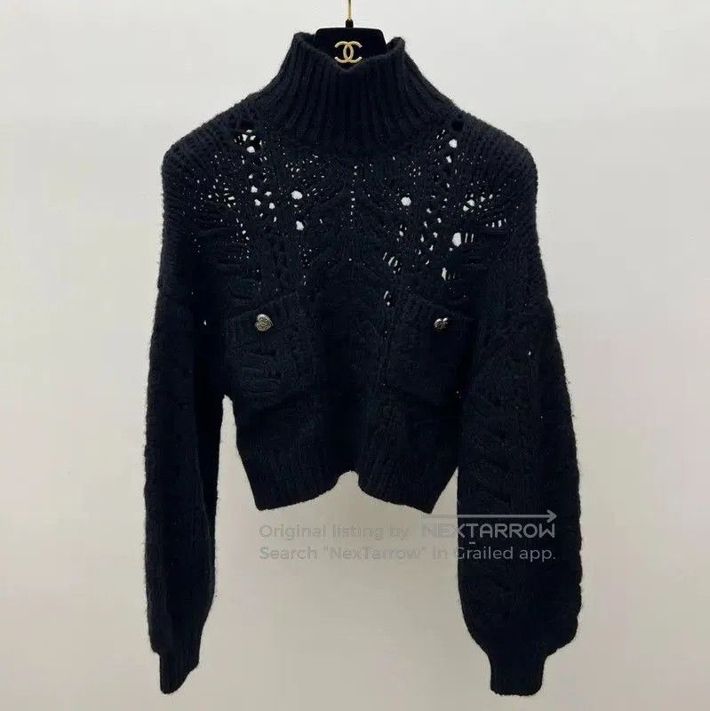 Chanel Chanel Black Cropped Sweater with Button Details . Size M / US 6-8 / IT 42-44 - 1 Thumbnail