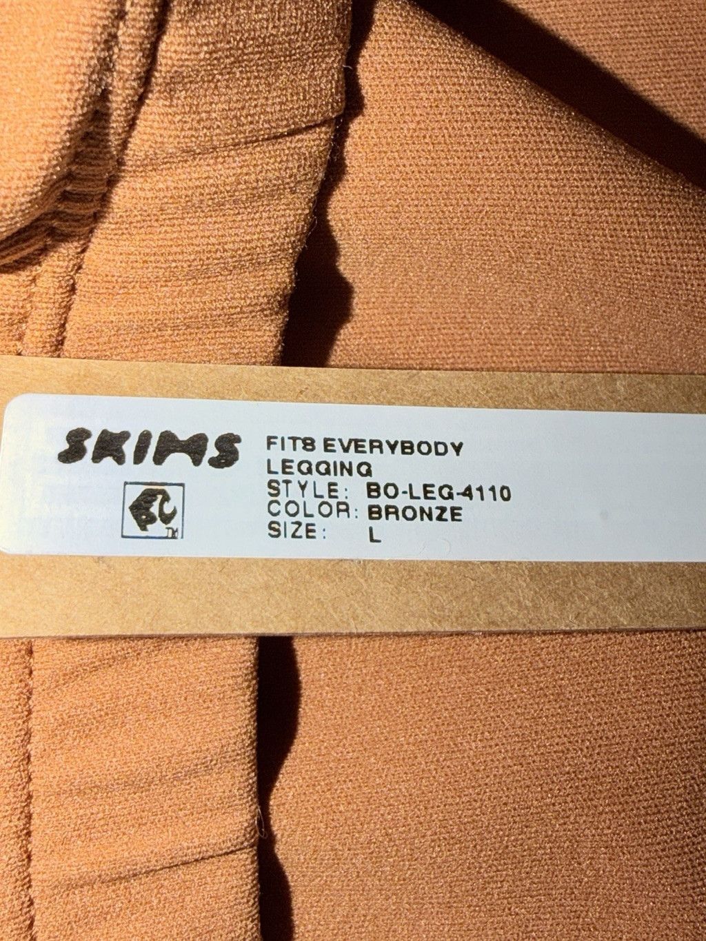 SKIMS SKIMS FIT EVERYBODY LEGGING 26” BRONZE COLOR SIZE LARGE NWT Size 34" / US 12 / IT 48 - 2 Thumbnail