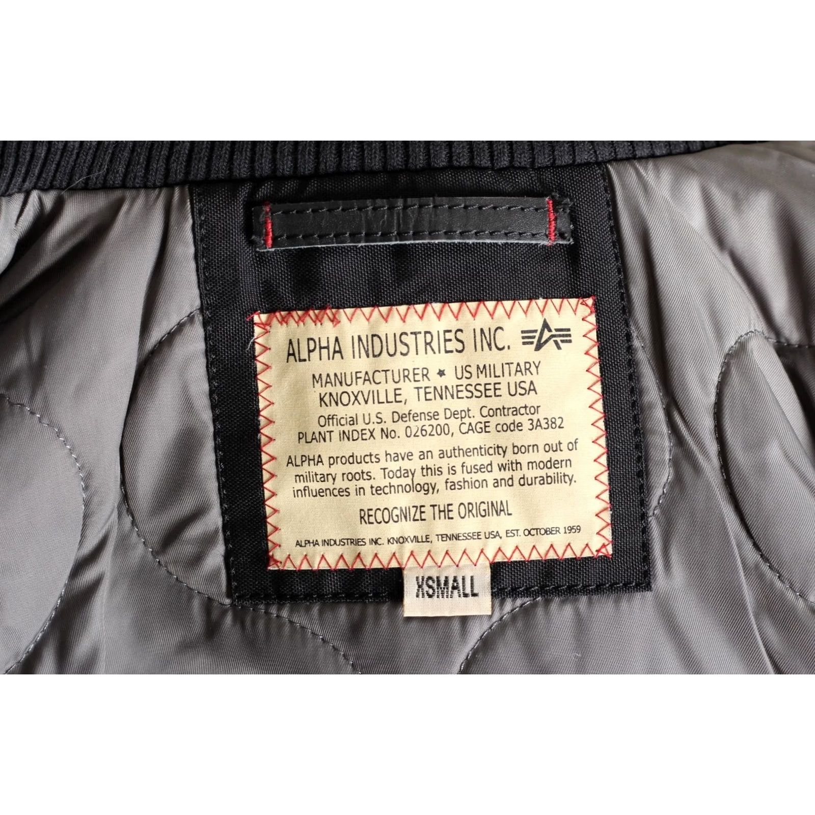 Alpha Industries NIKE Padded Jacket Women XS? Size XS / US 0-2 / IT 36-38 - 7 Thumbnail