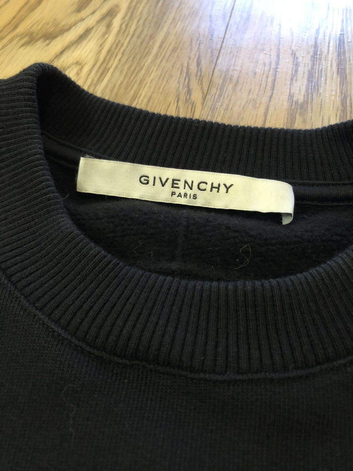 Givenchy Givenchy black roses sweatshirt Size US S / EU 44-46 / 1 - 8 Thumbnail