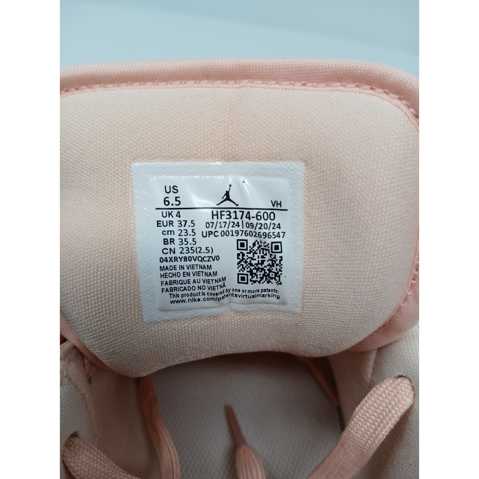 Jordan Brand Nike Air Jordan 1 SE Low Patent Valentine's Day Women Sz 6.5 Size US 6.5 / IT 36.5 - 13 Thumbnail