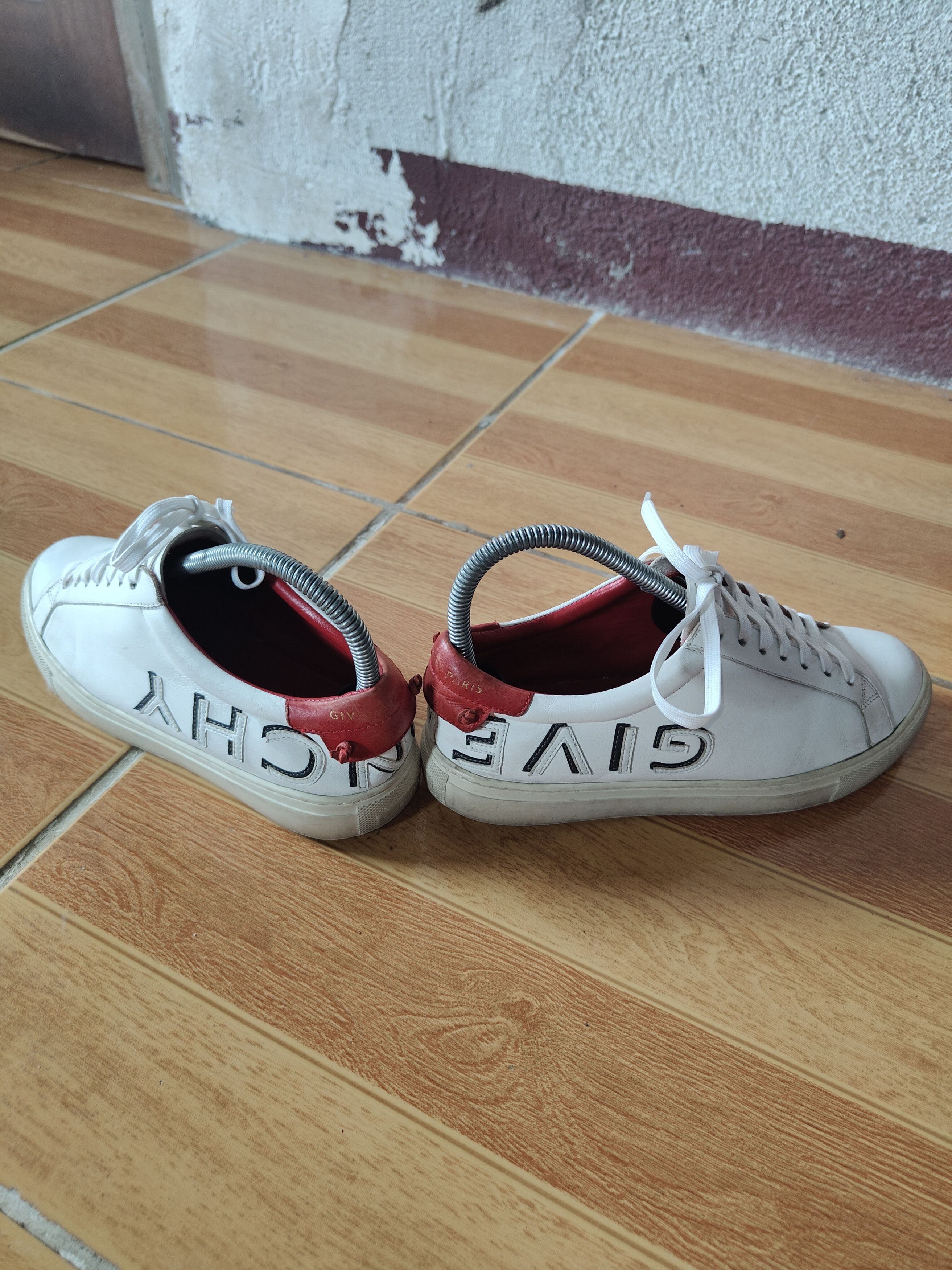 Givenchy Givenchy reverse name low top sneakers Size US 6 / IT 36 - 3 Thumbnail