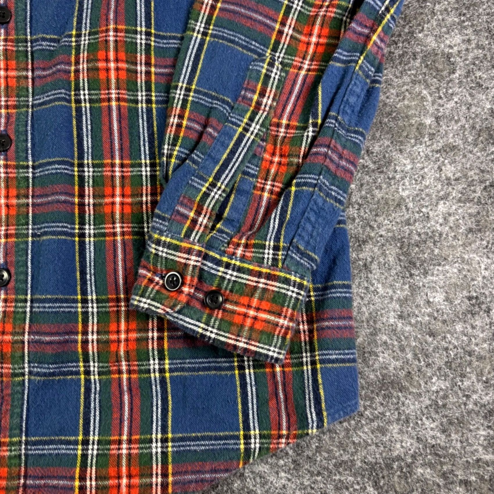 Vintage LL Bean Flannel Shirt Long Sleeve Plaid Blue Red Green Cotton Slightly Fitted Casual Workwear Mens Small Button-Up Size US S / EU 44-46 / 1 - 6 Thumbnail