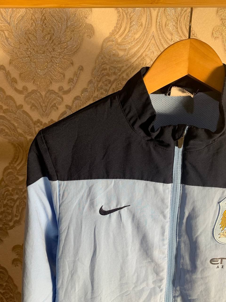 Nike Vintage Nike FC Manchester City England Soccer Jacket Y2K Size US S / EU 44-46 / 1 - 3 Thumbnail