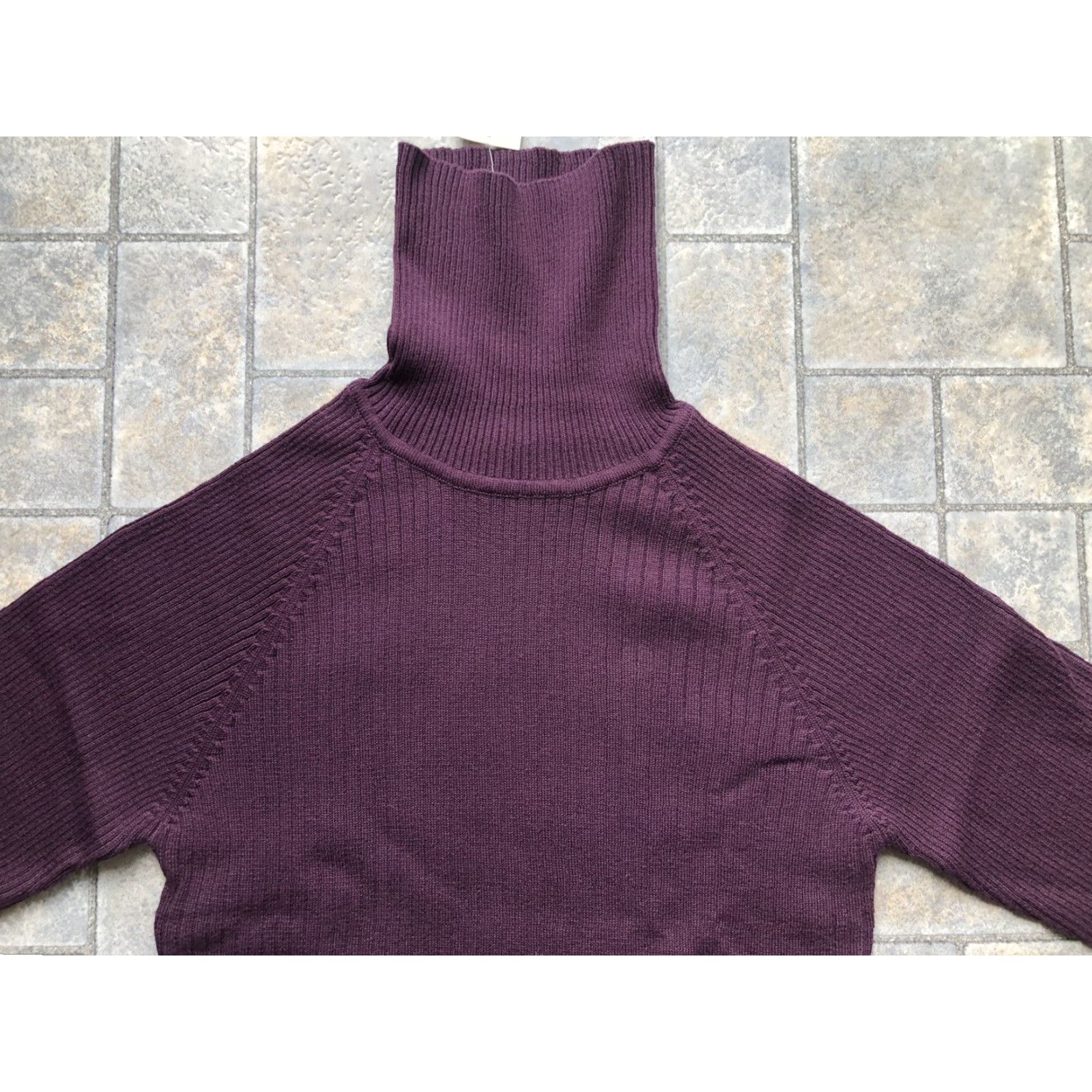 Vintage **Signature Expressions Women's Size S Purple Turtleneck** User: Signature Expressions Women's Size S Purple Turtleneck Winter Classic Sweater Size S / US 4 / IT 40 - 4 Thumbnail