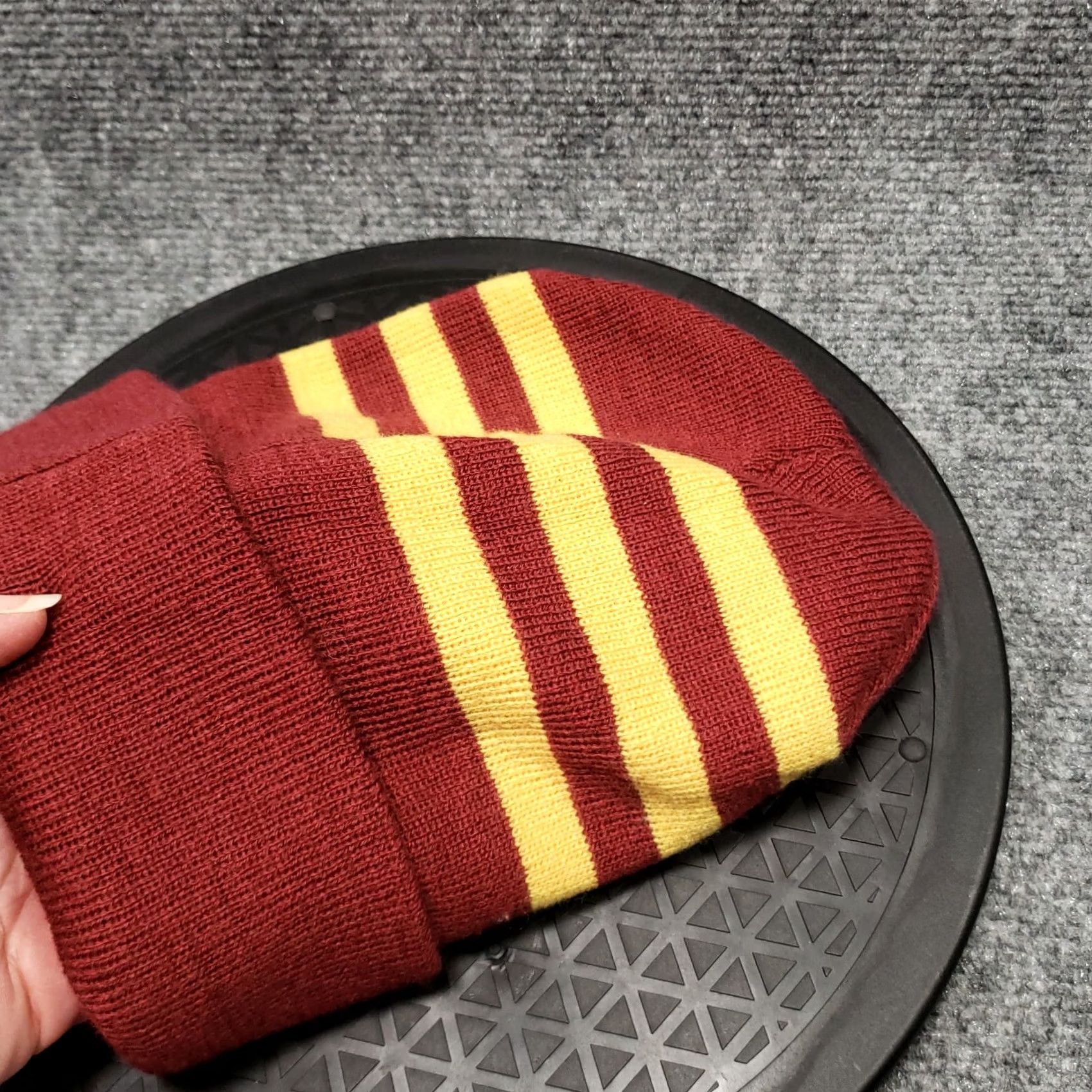 Vintage Harry Potter Hogwarts Hat Beanie Red Striped Knit Wizard Mens One Size Size ONE SIZE - 3 Thumbnail