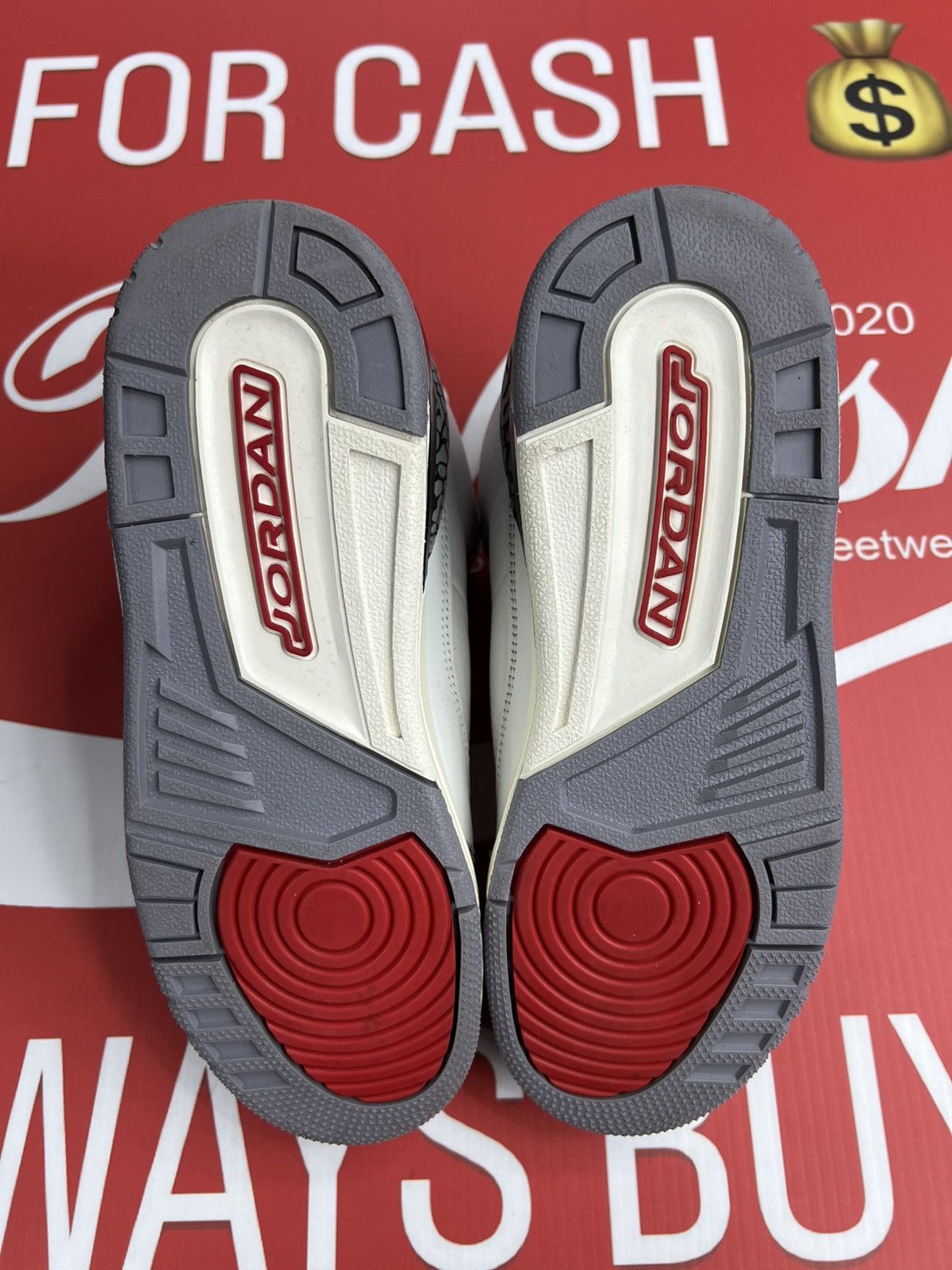 Jordan Brand Air Jordan 3 White Cement Reimagined Size 6.5Y (DM0967-100) Size US 6.5 / EU 39-40 - 6 Thumbnail