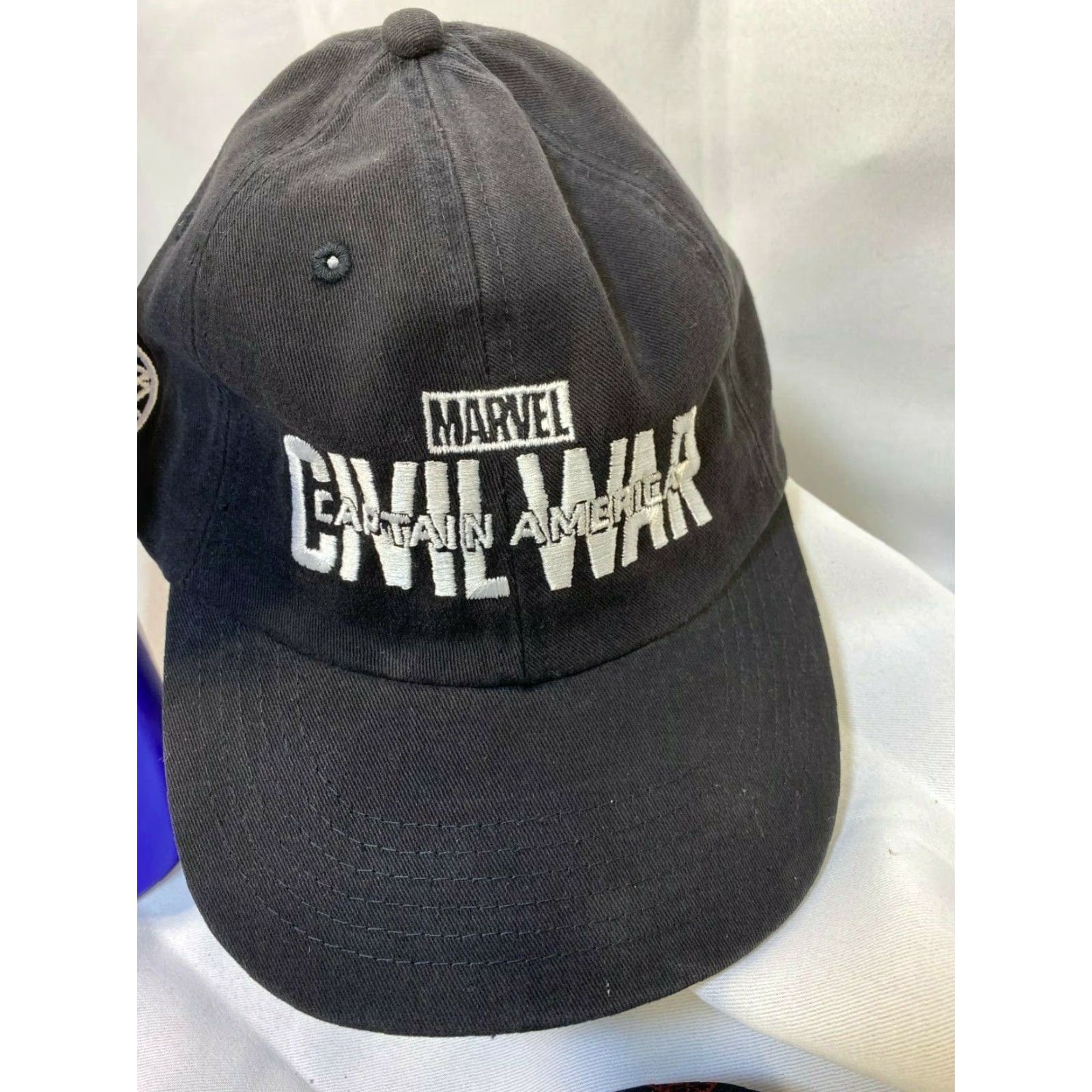 Vintage MARVEL CAPTAIN AMERICA Civil War Hat, Water Bottle & Key Chain Set - Adults, Black Hat, Blue Bottle - Official Merchandise Size ONE SIZE - 6 Thumbnail