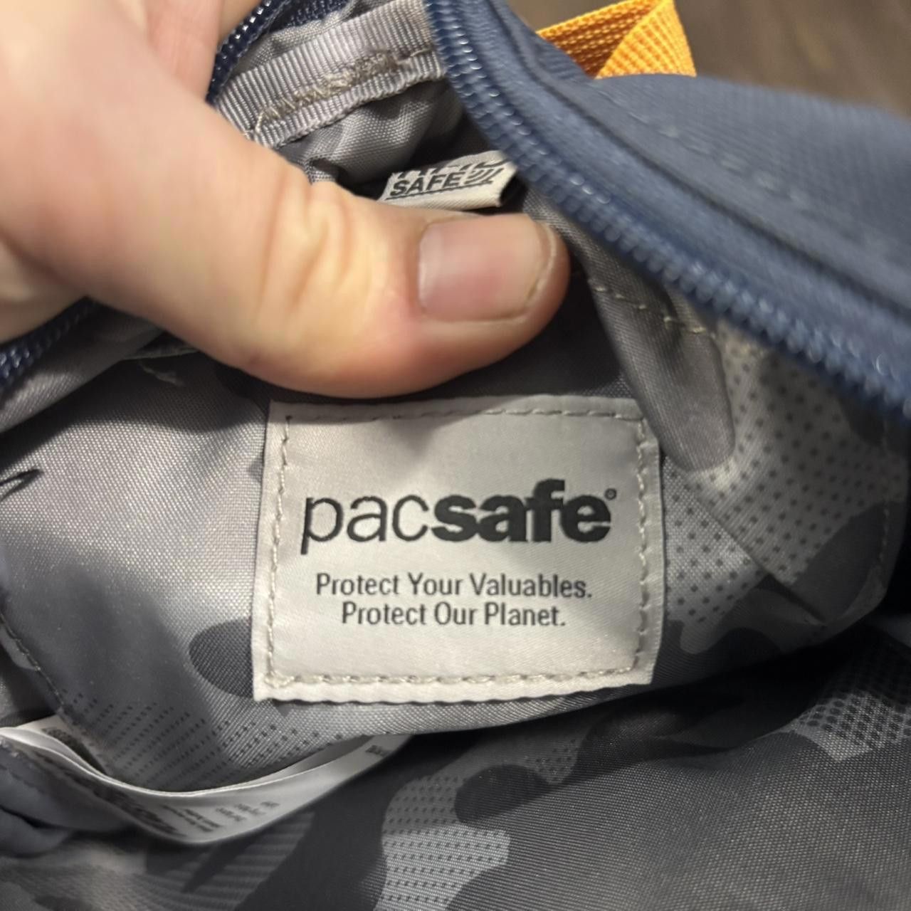 Designer pacsafe festival crossbody shoulder bag locking zippers Size ONE SIZE - 5 Thumbnail