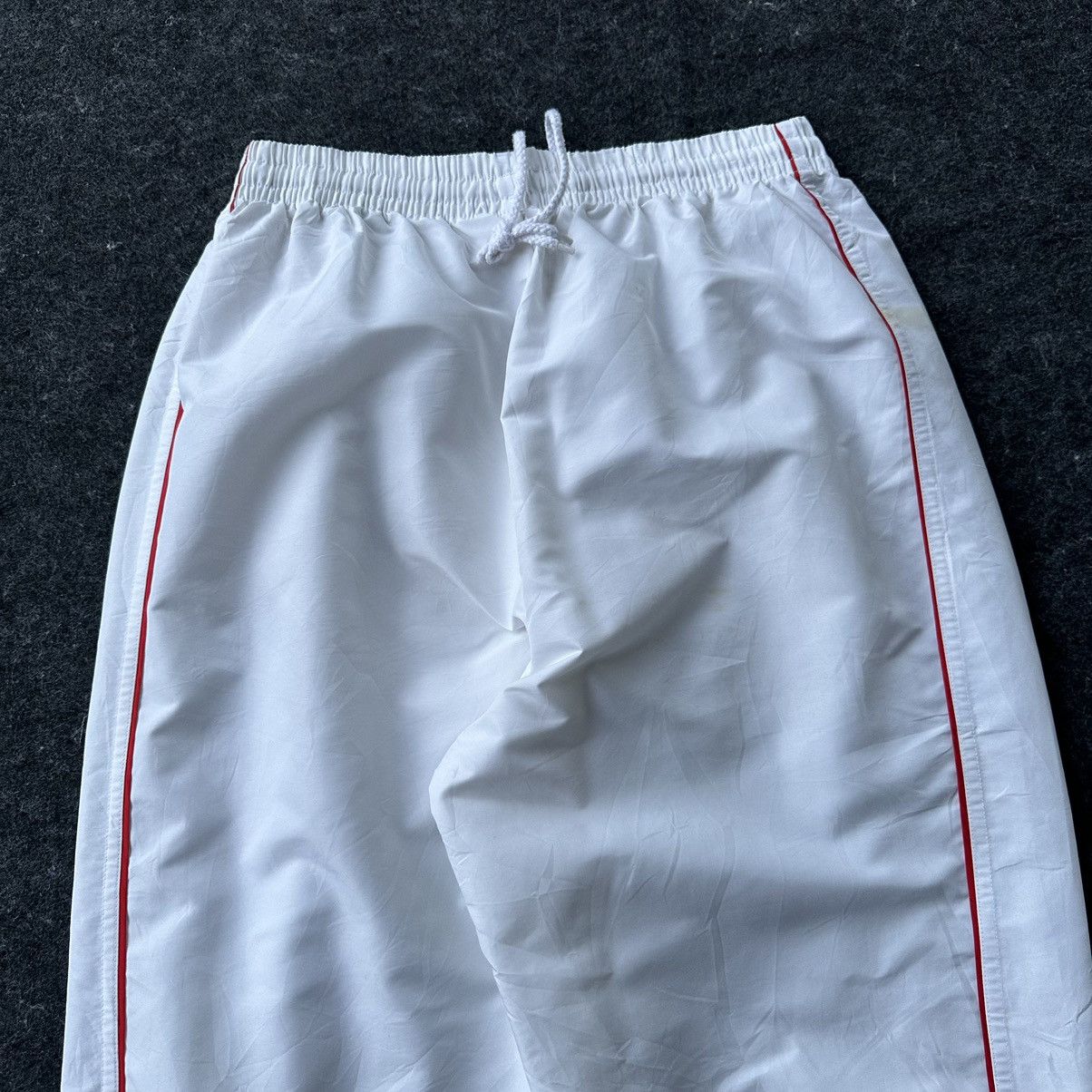 Adidas Vintage Adidas Equipment Baggy Nylon Pant D665 Size US 32 / EU 48 - 8 Thumbnail